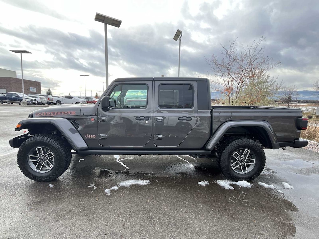 New 2026 Jeep Gladiator MOJAVE 4X4 Pickup