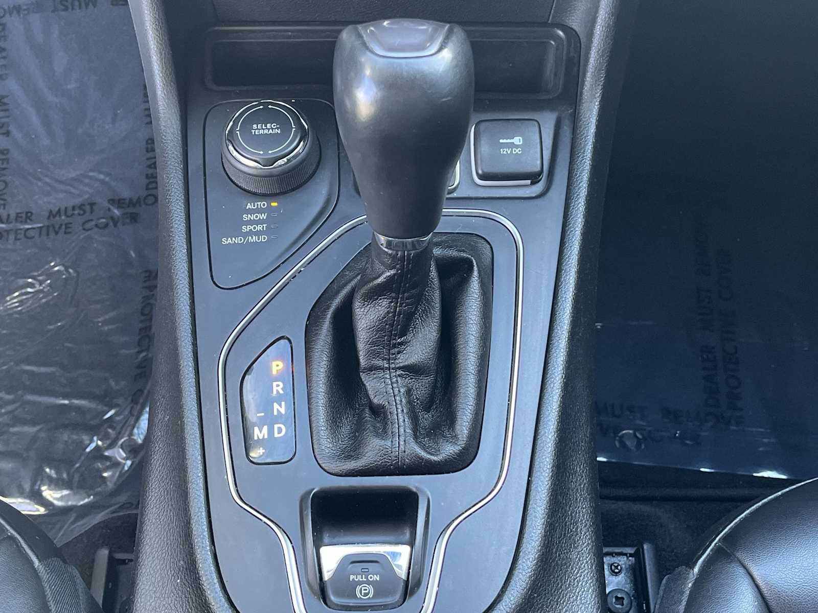 Thumbnail: 2019 Jeep Cherokee - 17