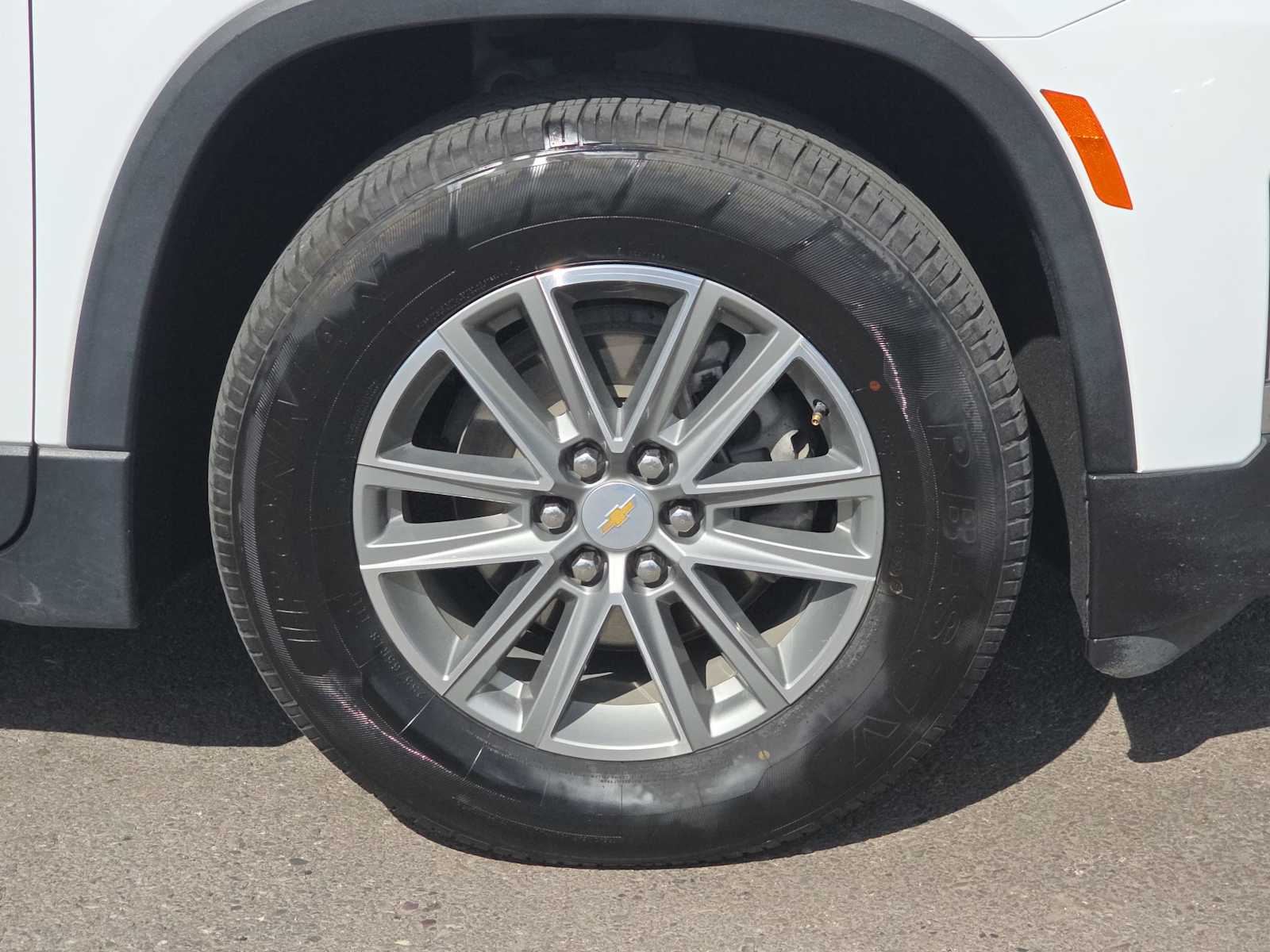 Thumbnail: 2023 Chevrolet Traverse - 8
