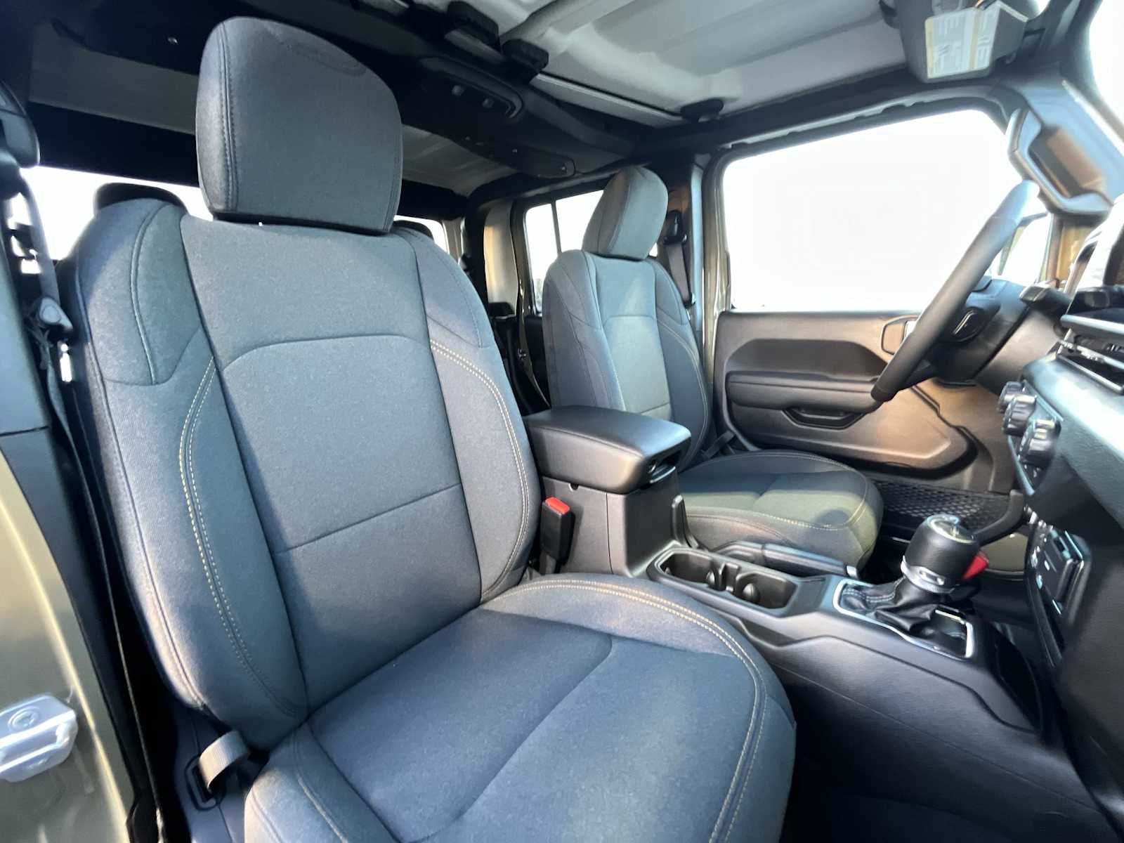 Thumbnail: 2026 Jeep Gladiator - 14