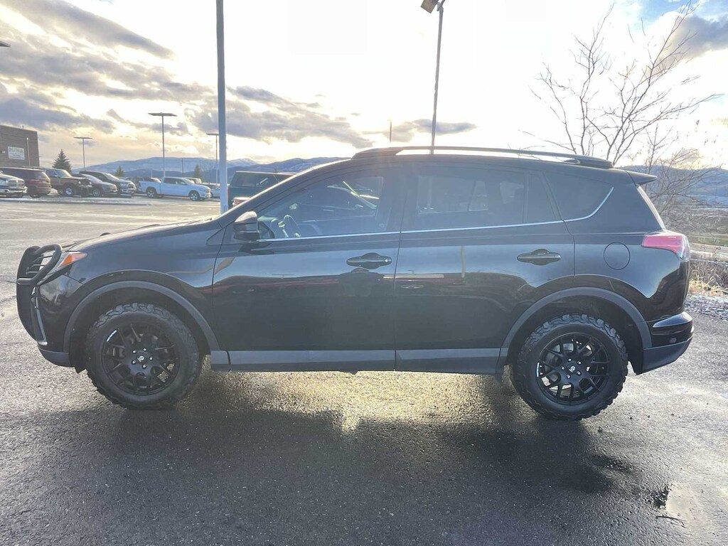 Used 2018 Toyota RAV4 LE SUV