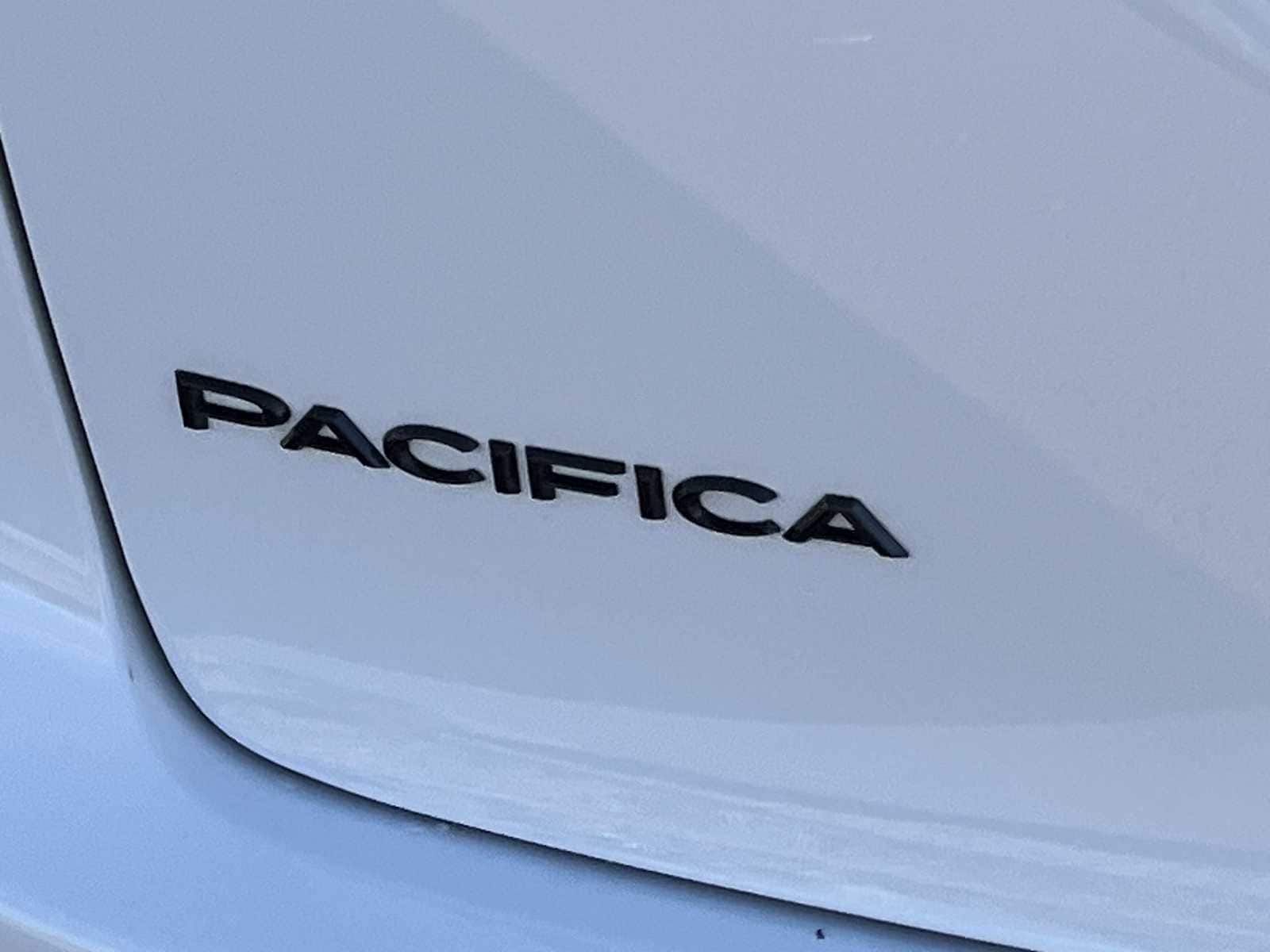 Thumbnail: 2026 Chrysler Pacifica - 7