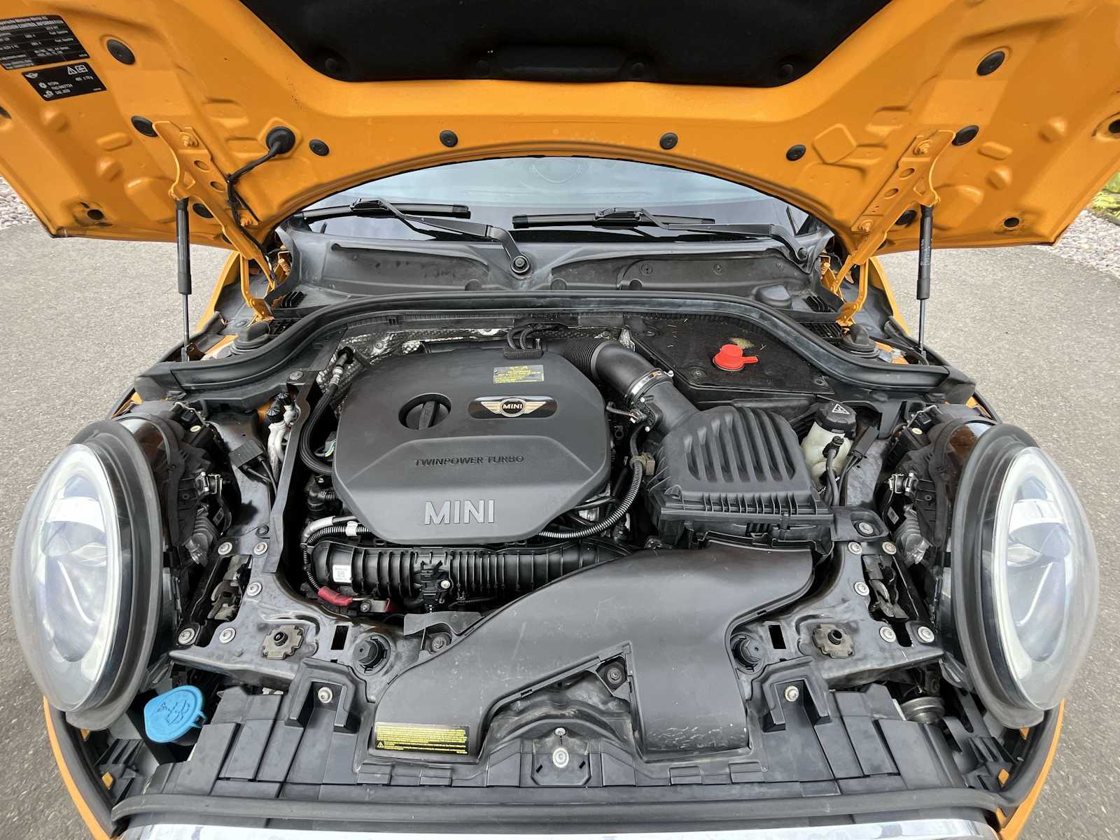 Thumbnail: 2014 MINI Cooper Hardtop - 9