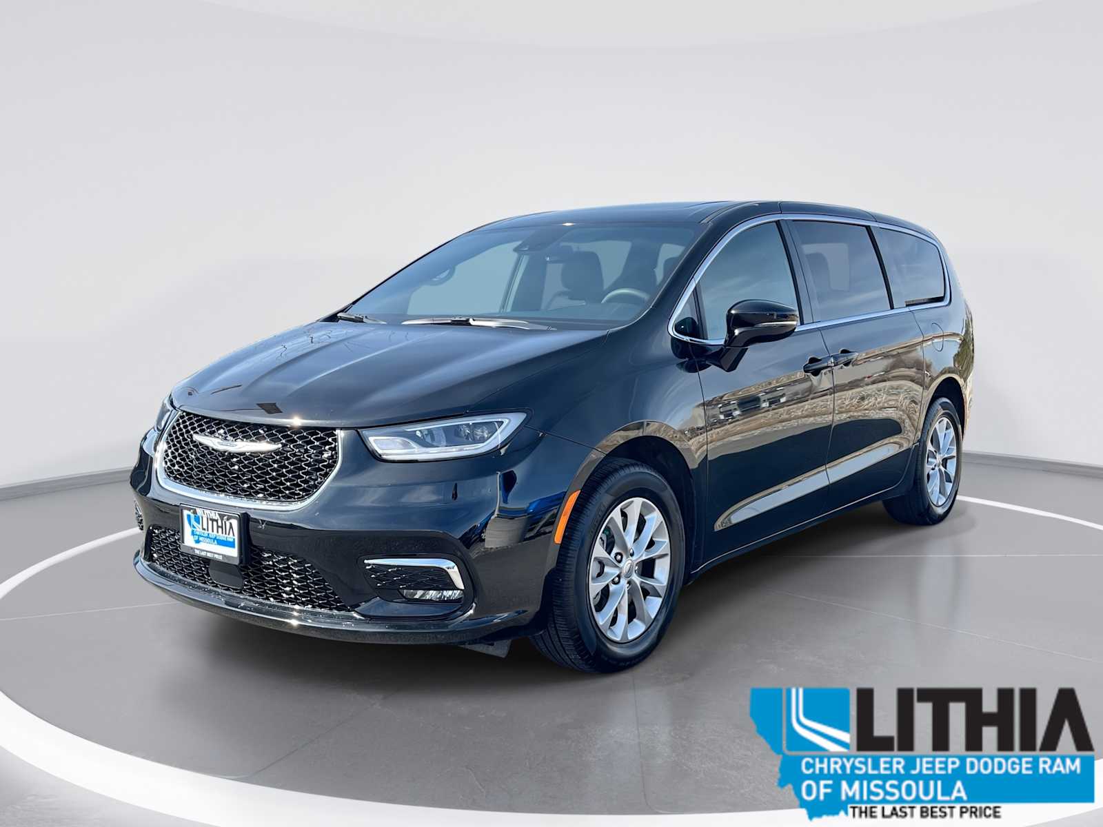 Thumbnail: 2025 Chrysler Pacifica - 1