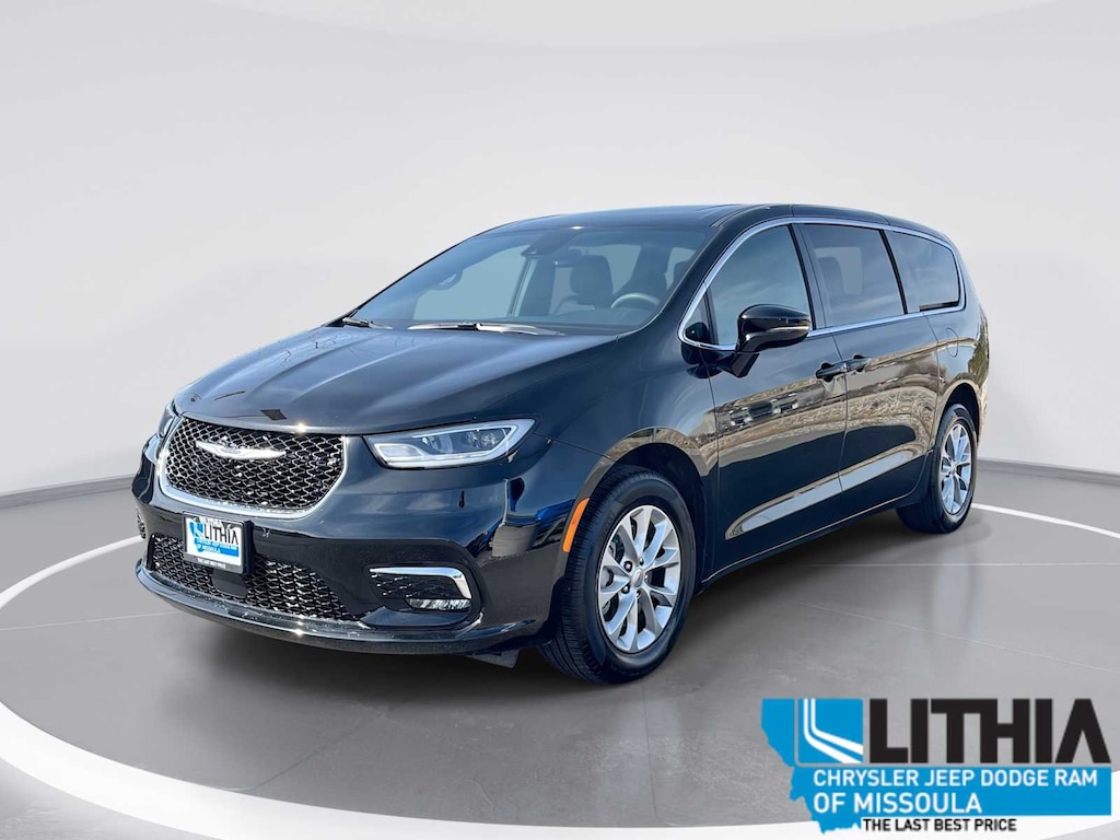 Used 2025 Chrysler Pacifica Select Van Passenger Van