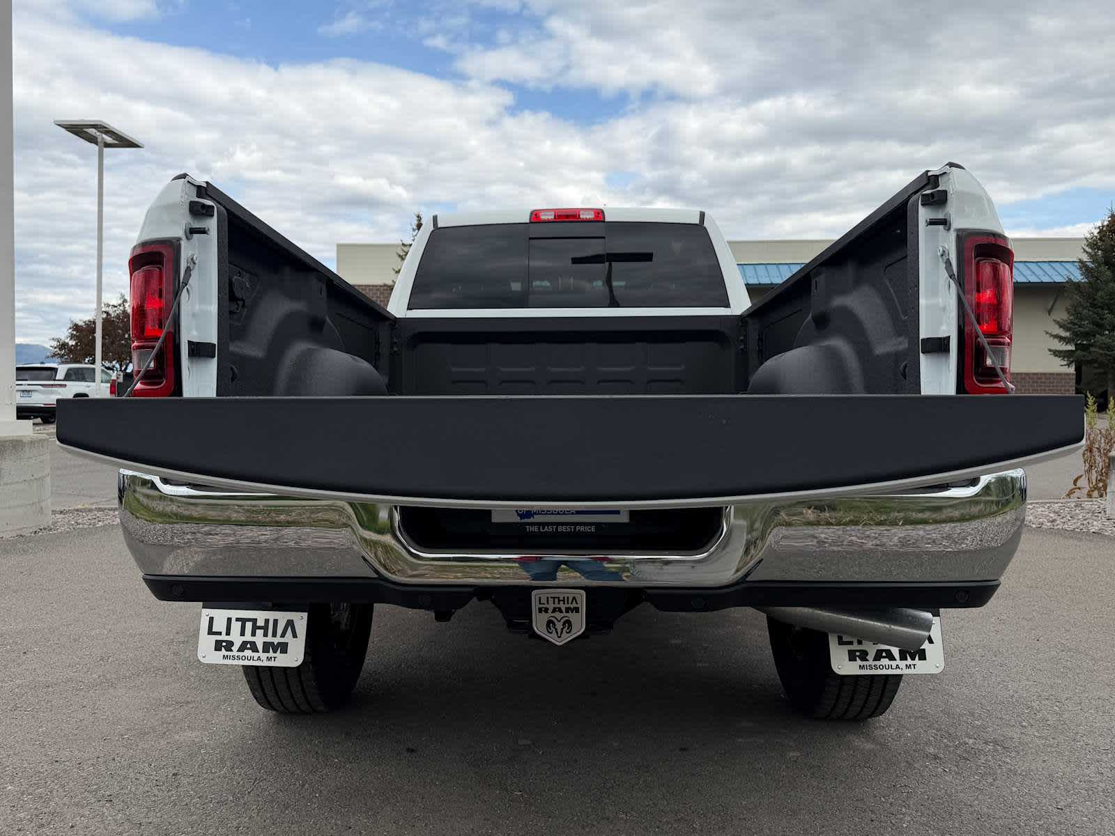 Thumbnail: 2026 RAM 3500 - 8