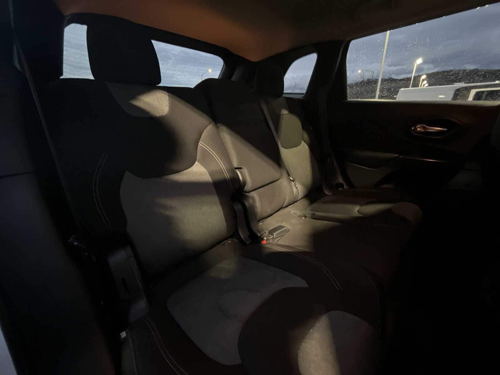 Thumbnail: 2017 Jeep Cherokee - 13