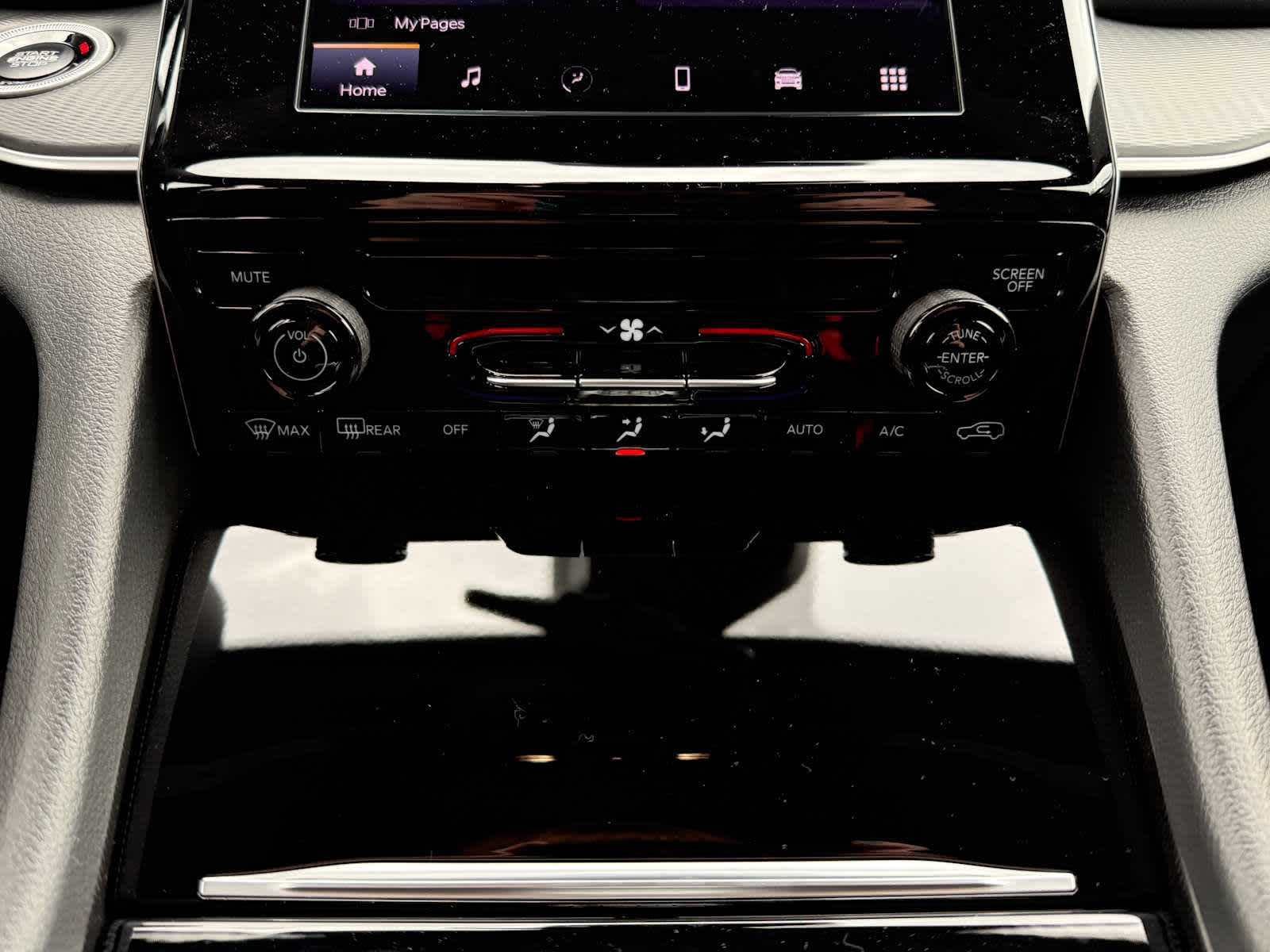 Thumbnail: 2025 Jeep Grand Cherokee - 16