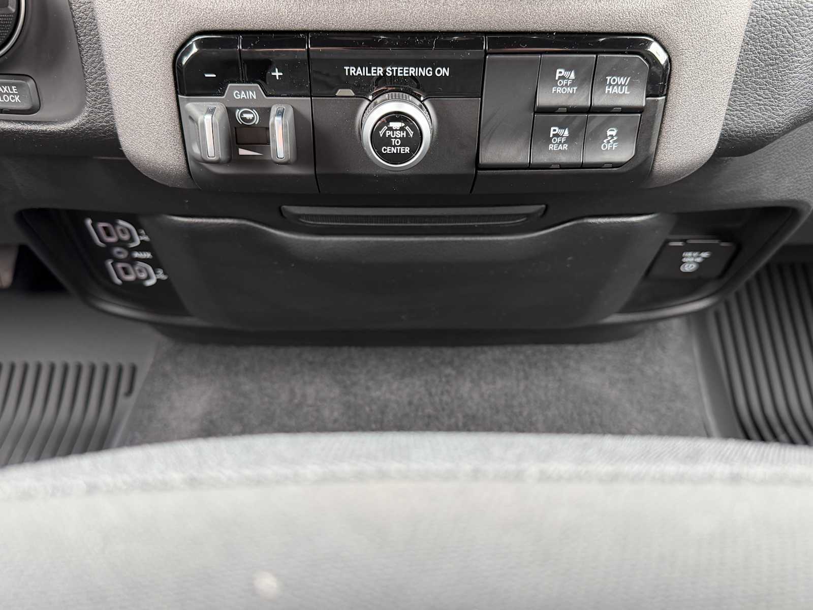 Thumbnail: 2026 RAM 1500 - 18