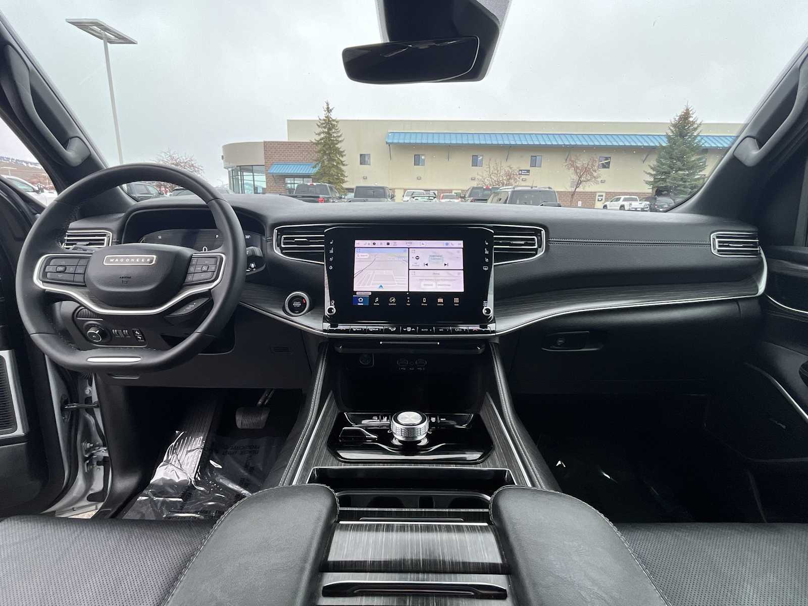 Thumbnail: 2023 Jeep Wagoneer - 10