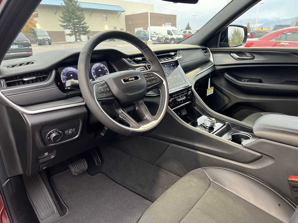 New 2025 Jeep Grand Cherokee L ALTITUDE 4X4 Sport Utility