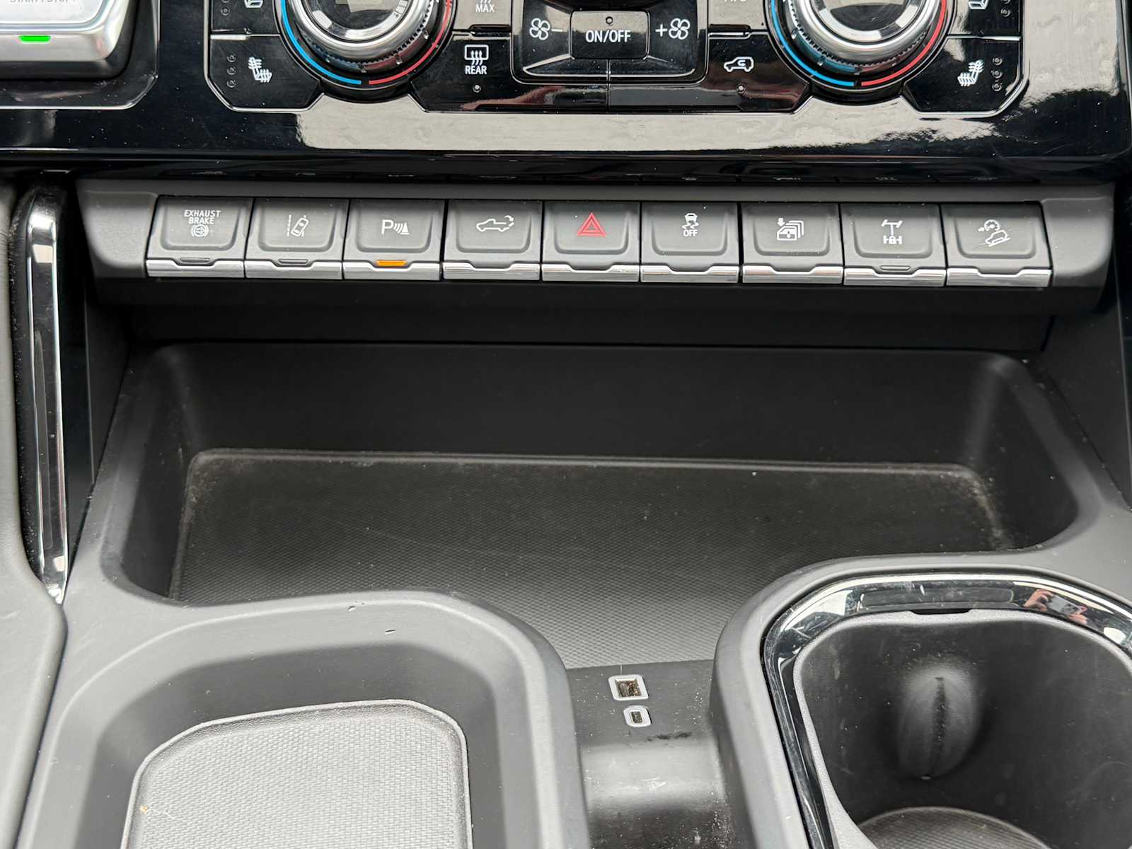 Thumbnail: 2024 GMC Sierra 2500 - 17