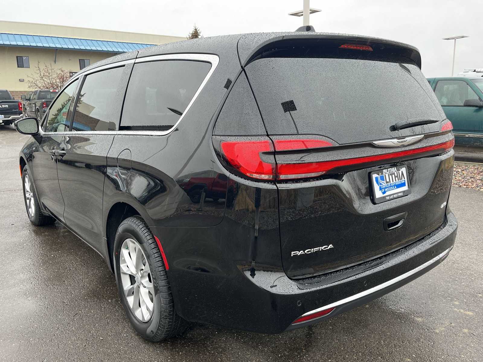 Thumbnail: 2026 Chrysler Pacifica - 4