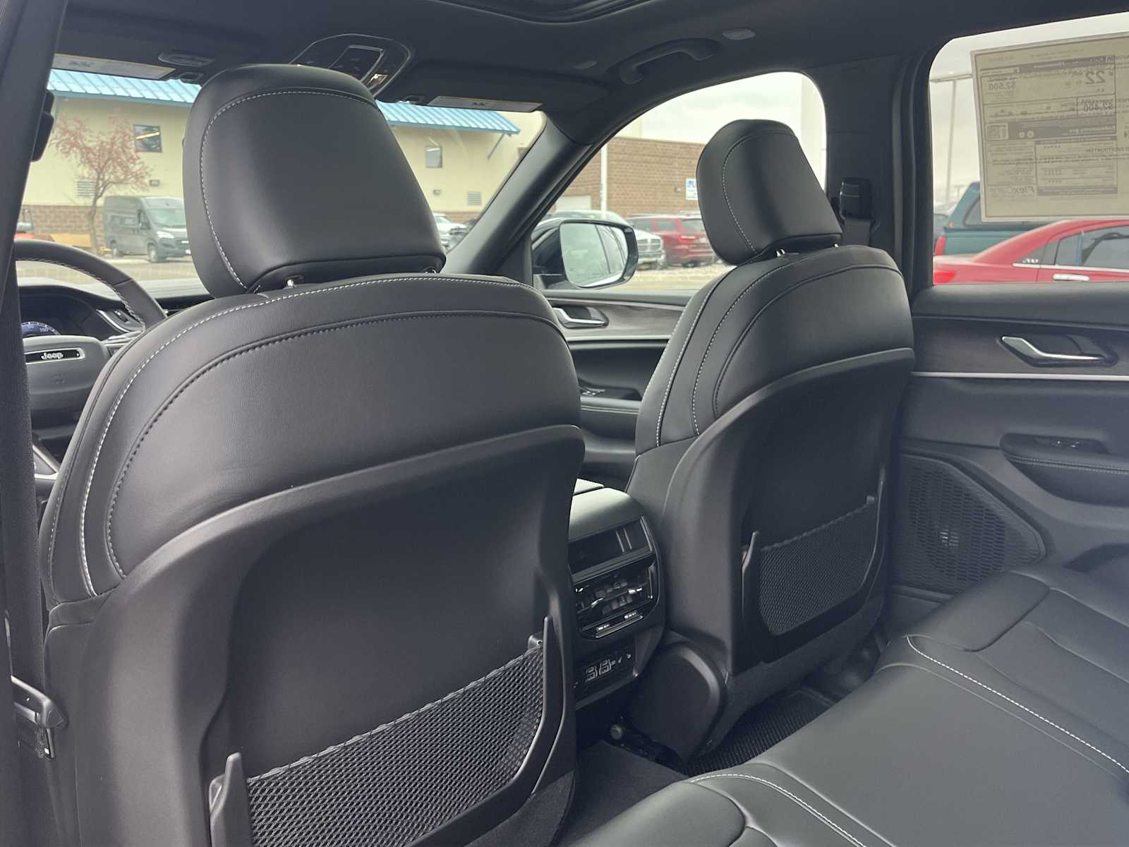 Thumbnail: 2025 Jeep Grand Cherokee - 12