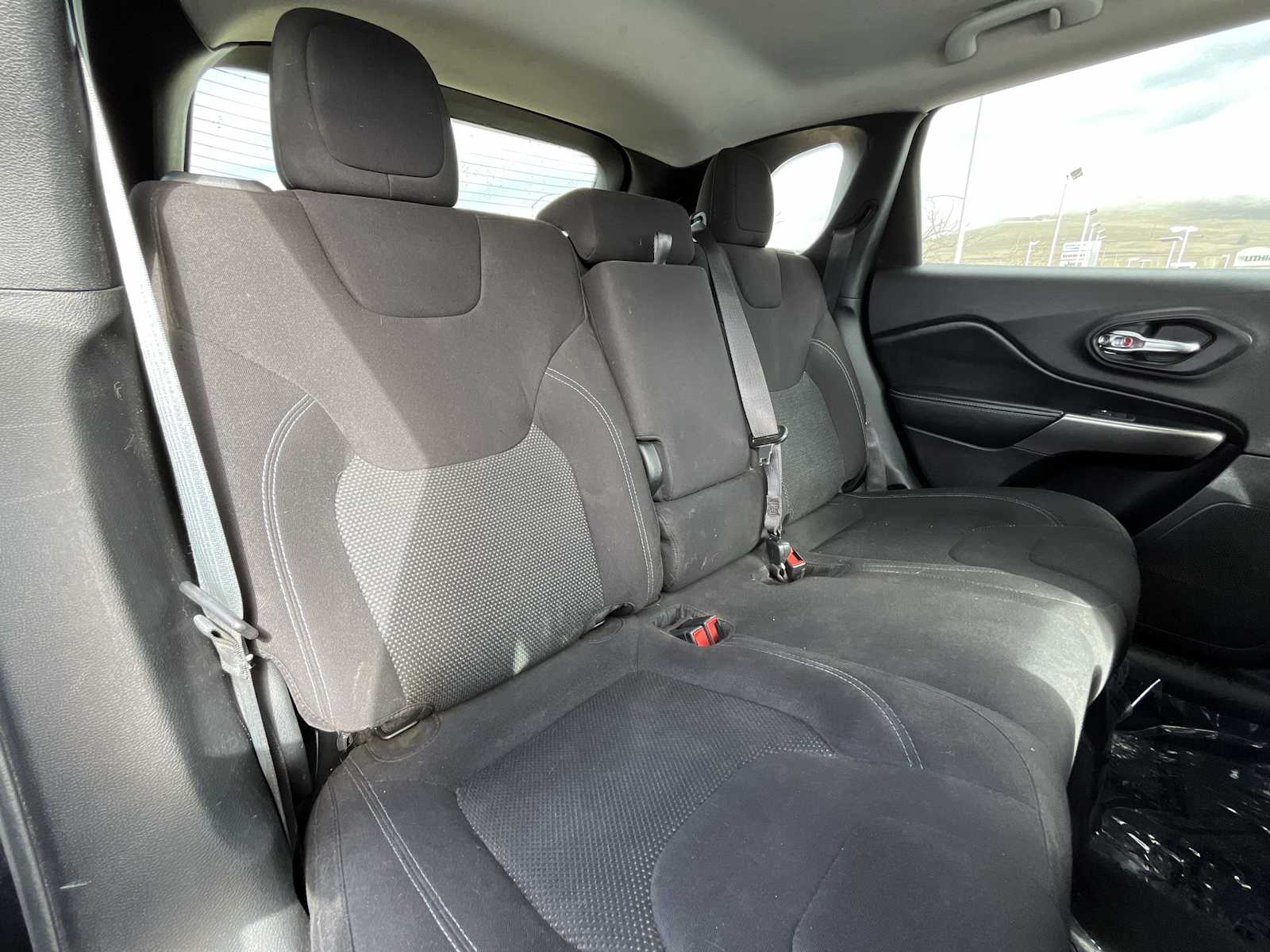 Thumbnail: 2020 Jeep Cherokee - 13