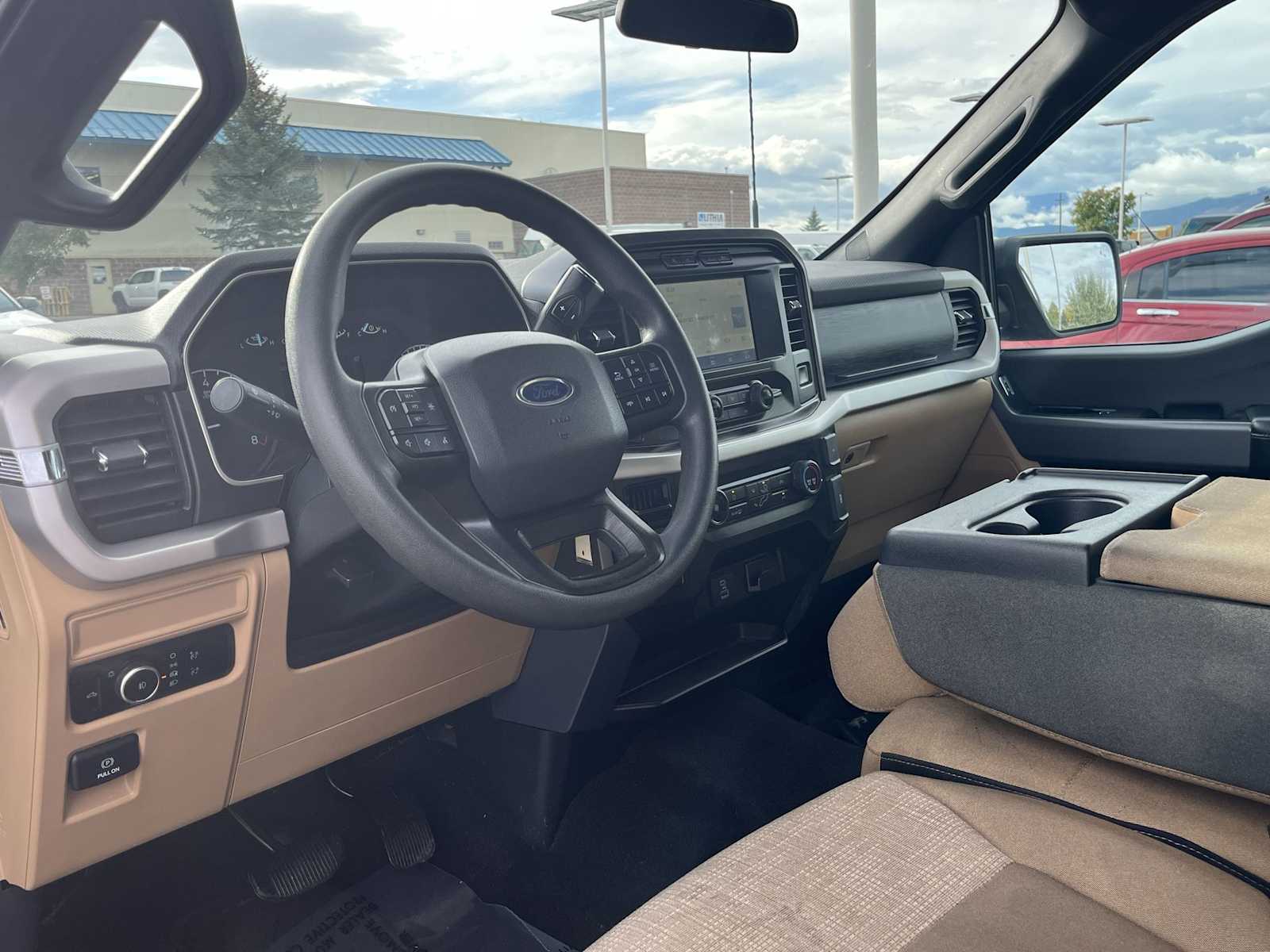 2023 Ford F-150 XLT photo 2