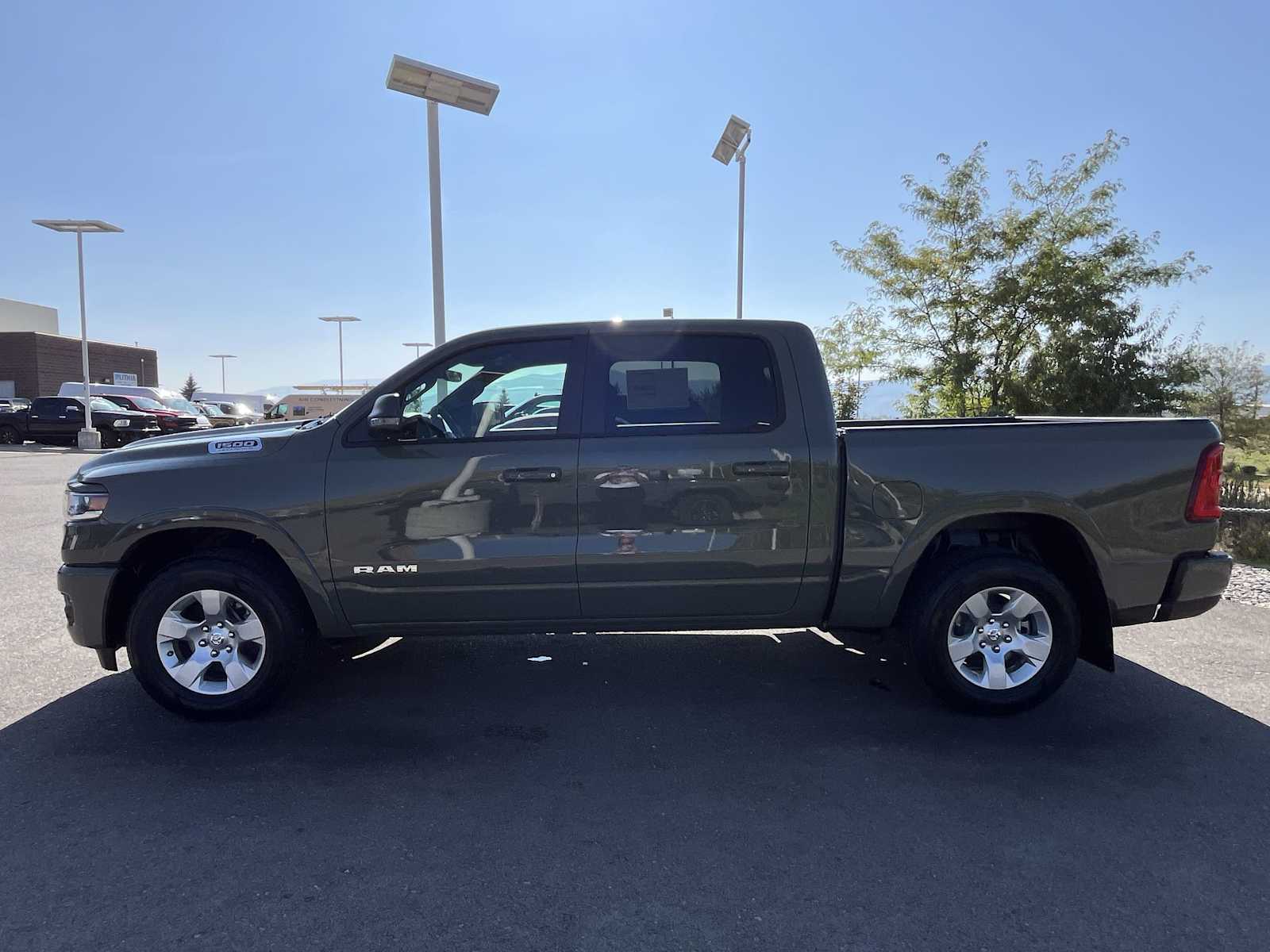 Thumbnail: 2026 RAM 1500 - 3