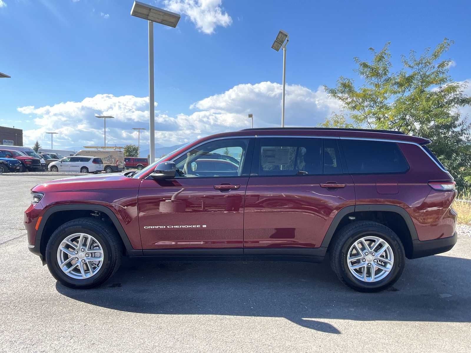 Thumbnail: 2025 Jeep Grand Cherokee - 3