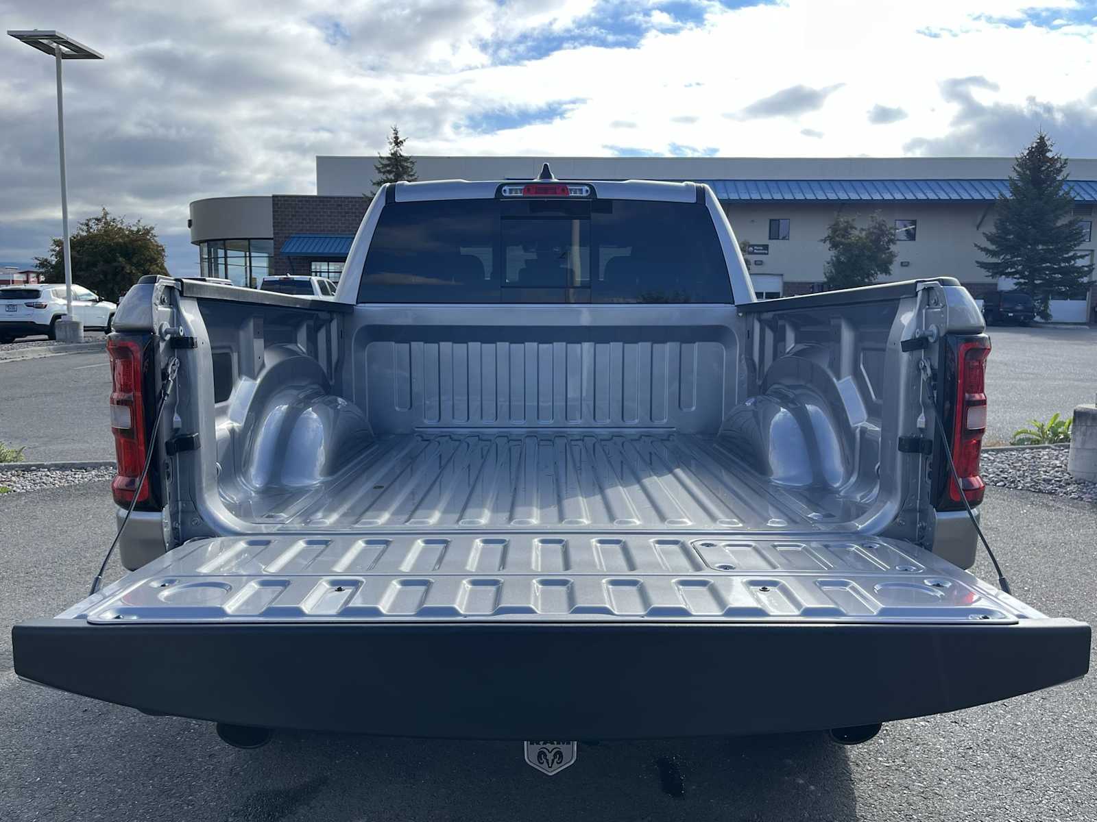 Thumbnail: 2026 RAM 1500 - 19