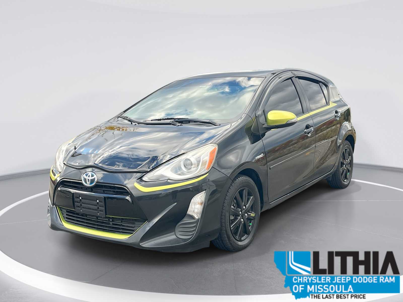 2016 Toyota Prius c Persona Series