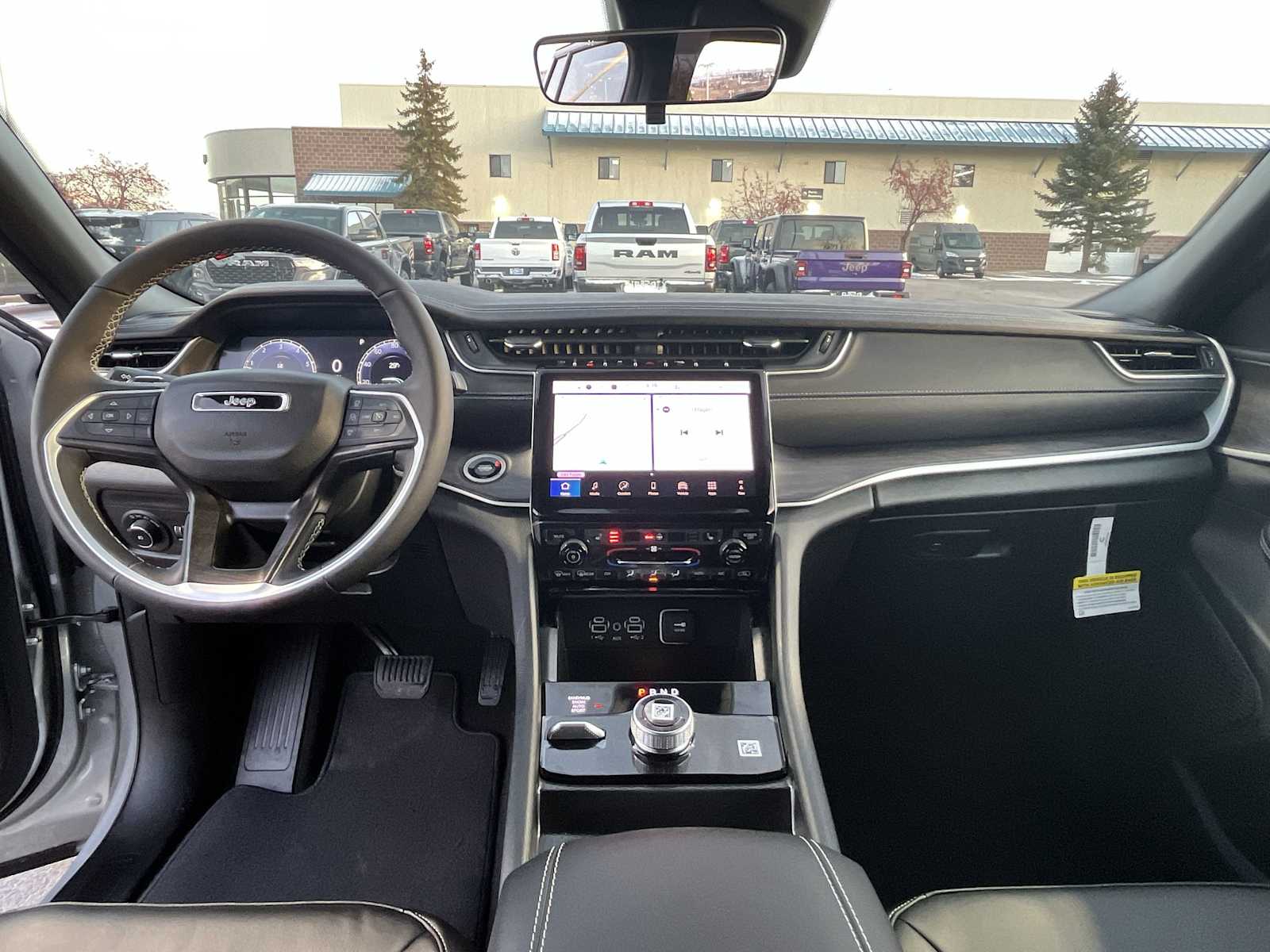 Thumbnail: 2025 Jeep Grand Cherokee - 10