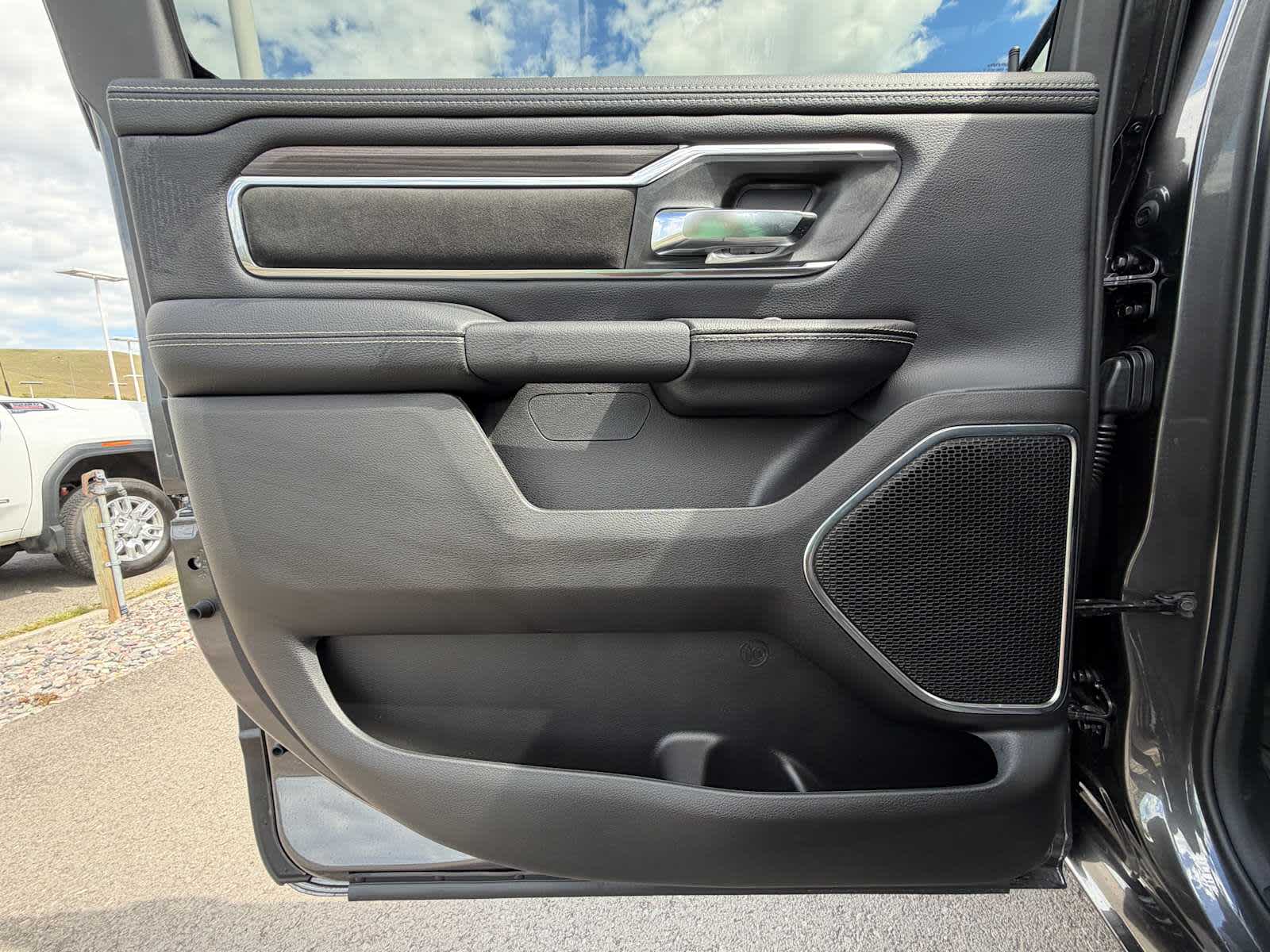Thumbnail: 2026 RAM 1500 - 27
