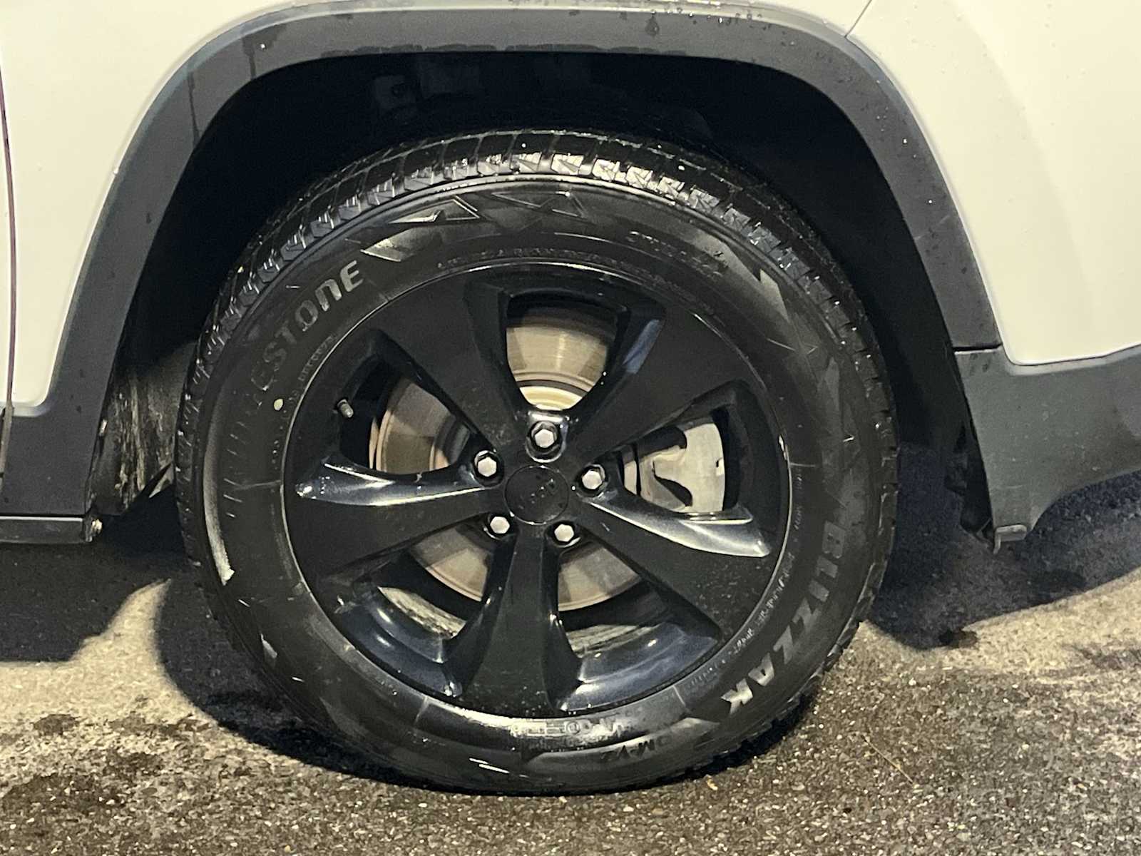 Thumbnail: 2017 Jeep Cherokee - 8