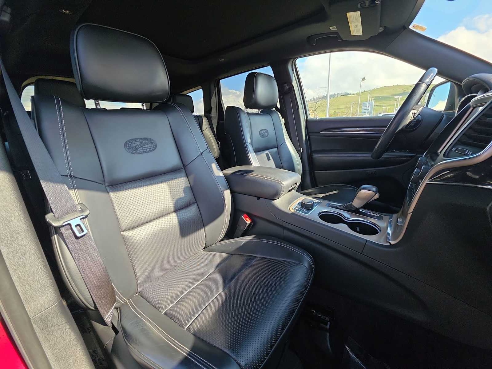 Thumbnail: 2017 Jeep Grand Cherokee - 14