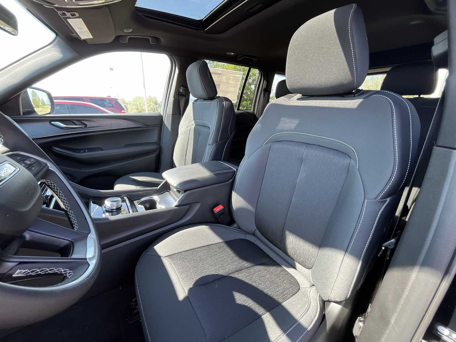 Thumbnail: 2025 Jeep Grand Cherokee - 11