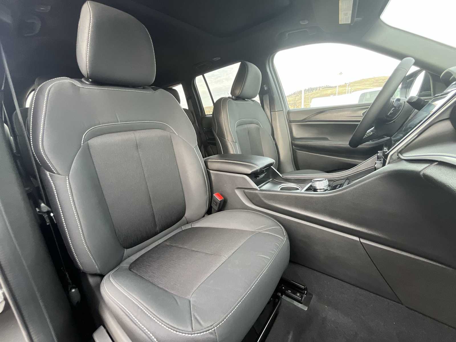 Thumbnail: 2025 Jeep Grand Cherokee - 14