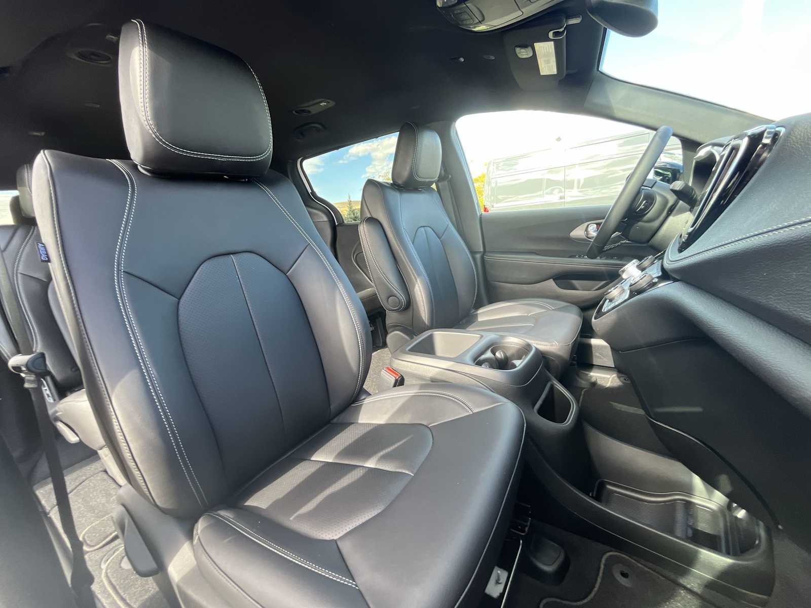 Thumbnail: 2026 Chrysler Pacifica - 14