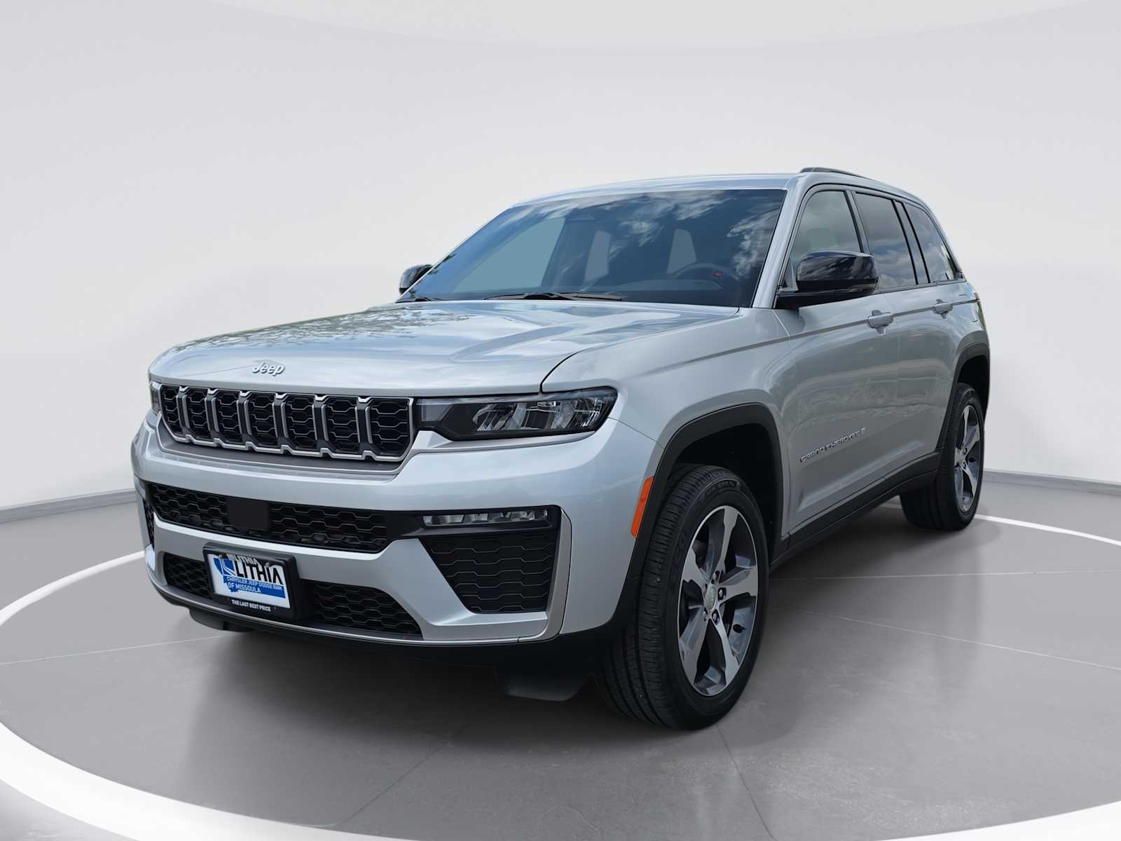 Thumbnail: 2026 Jeep Grand Cherokee - 2