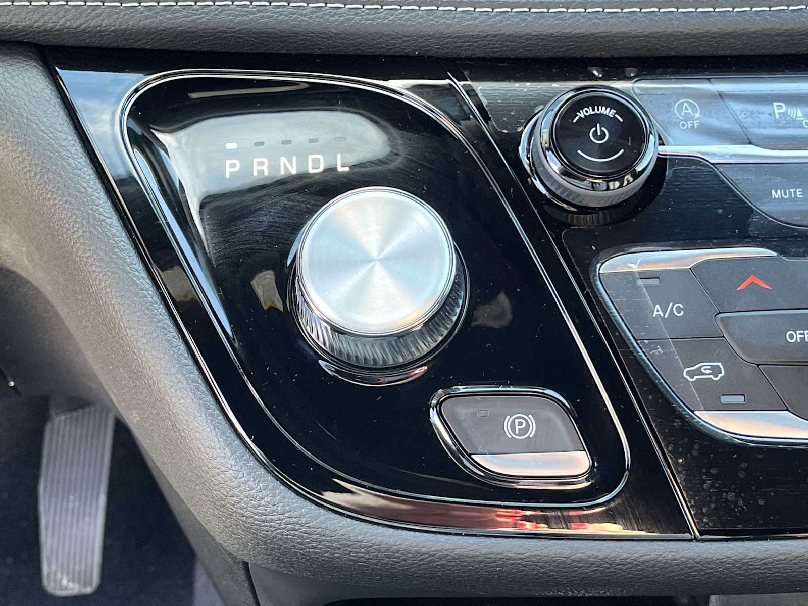 Thumbnail: 2026 Chrysler Pacifica - 17