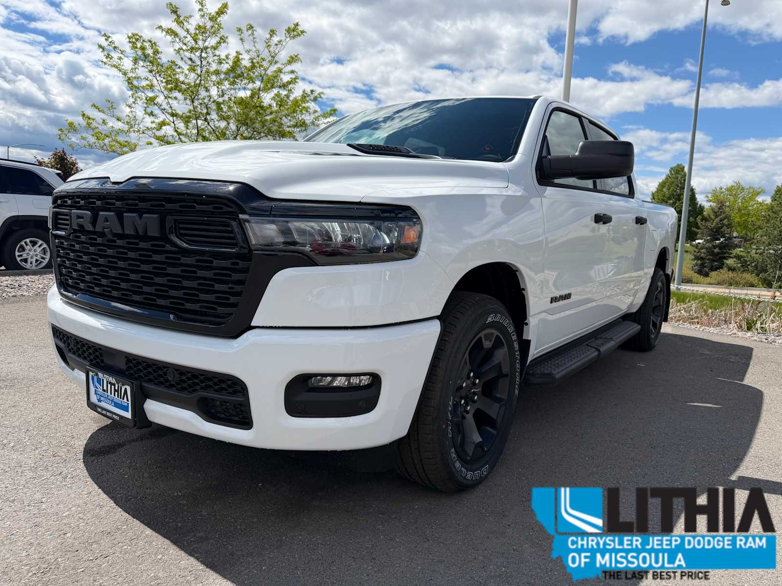 2026 RAM 1500 Express 4x4 Crew Cab 5'7's photo