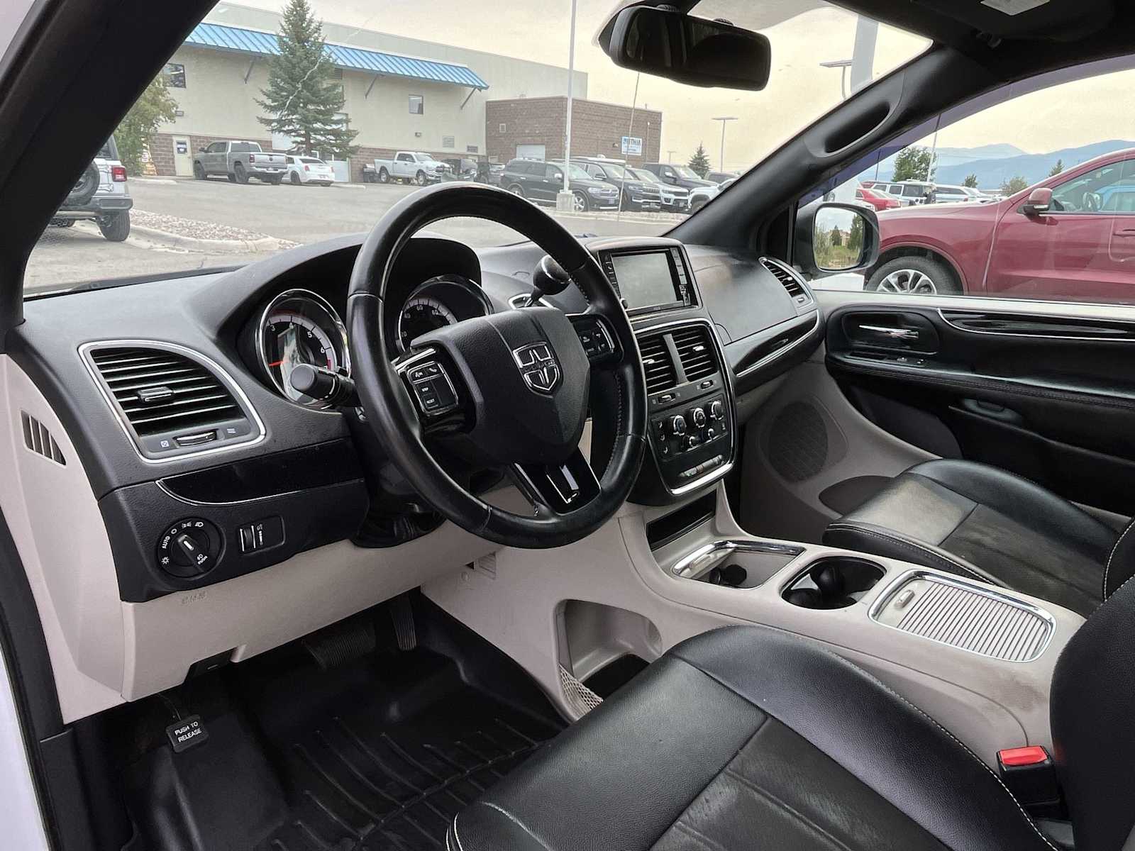 Used 2019 Dodge Grand Caravan SXT with VIN 2C4RDGCG1KR753185 for sale in Missoula, MT