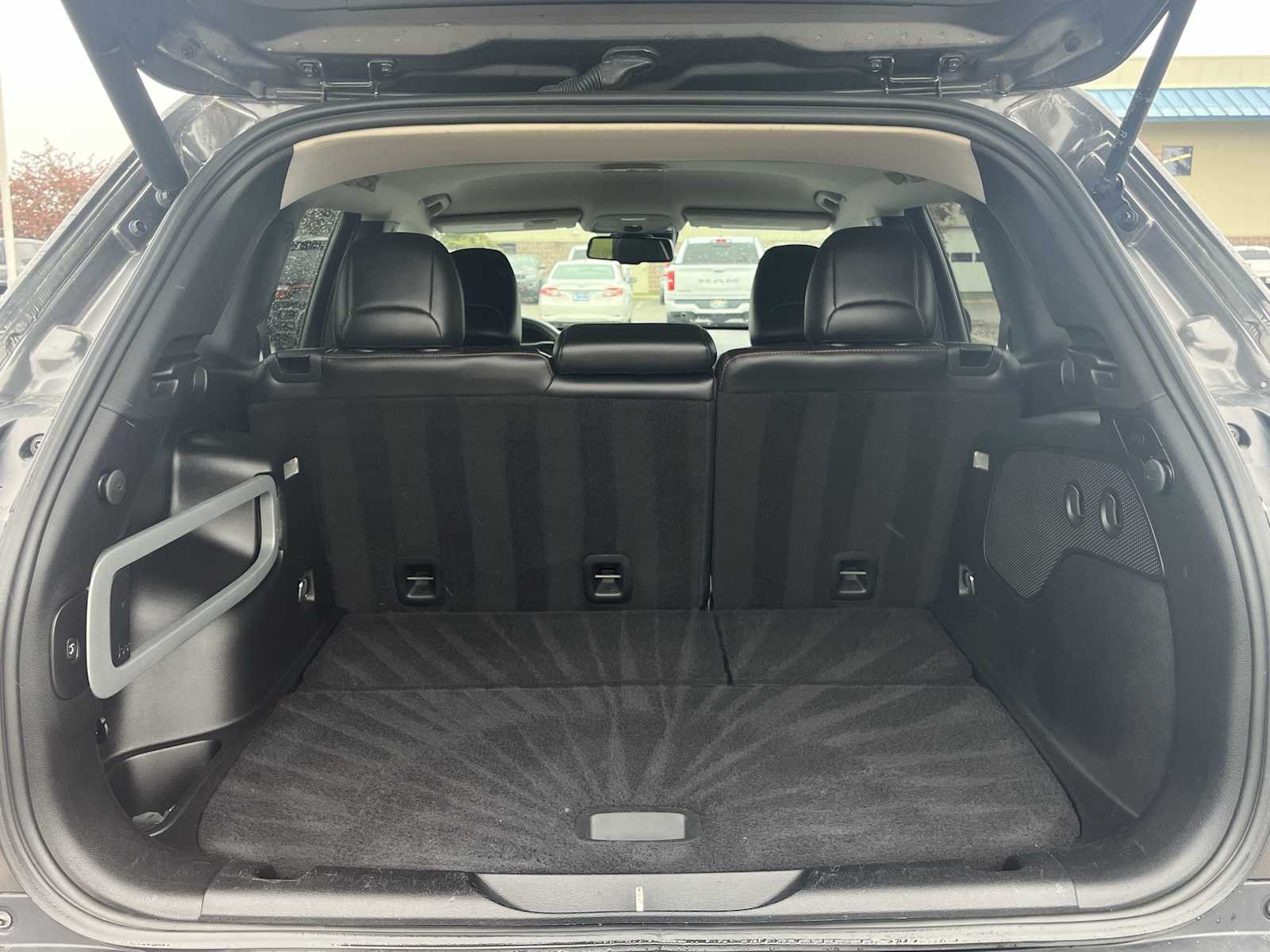 Thumbnail: 2015 Jeep Cherokee - 19