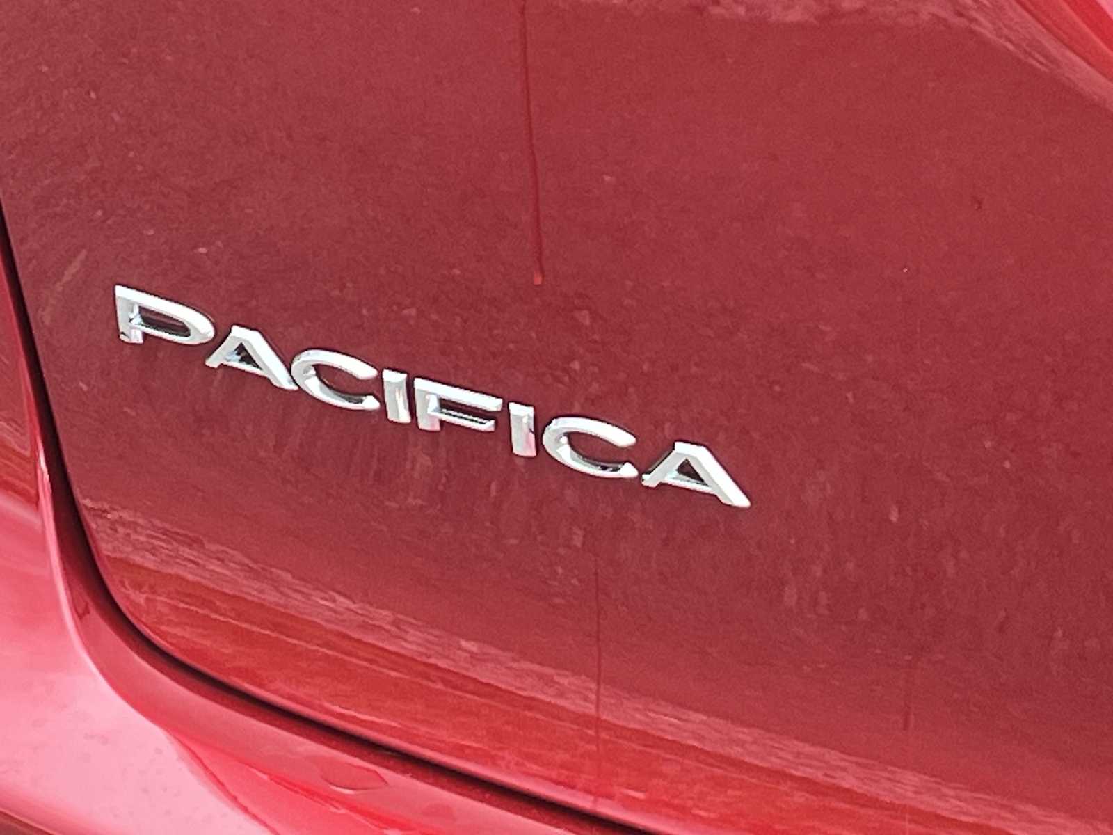 2024 Chrysler Pacifica Touring L 7