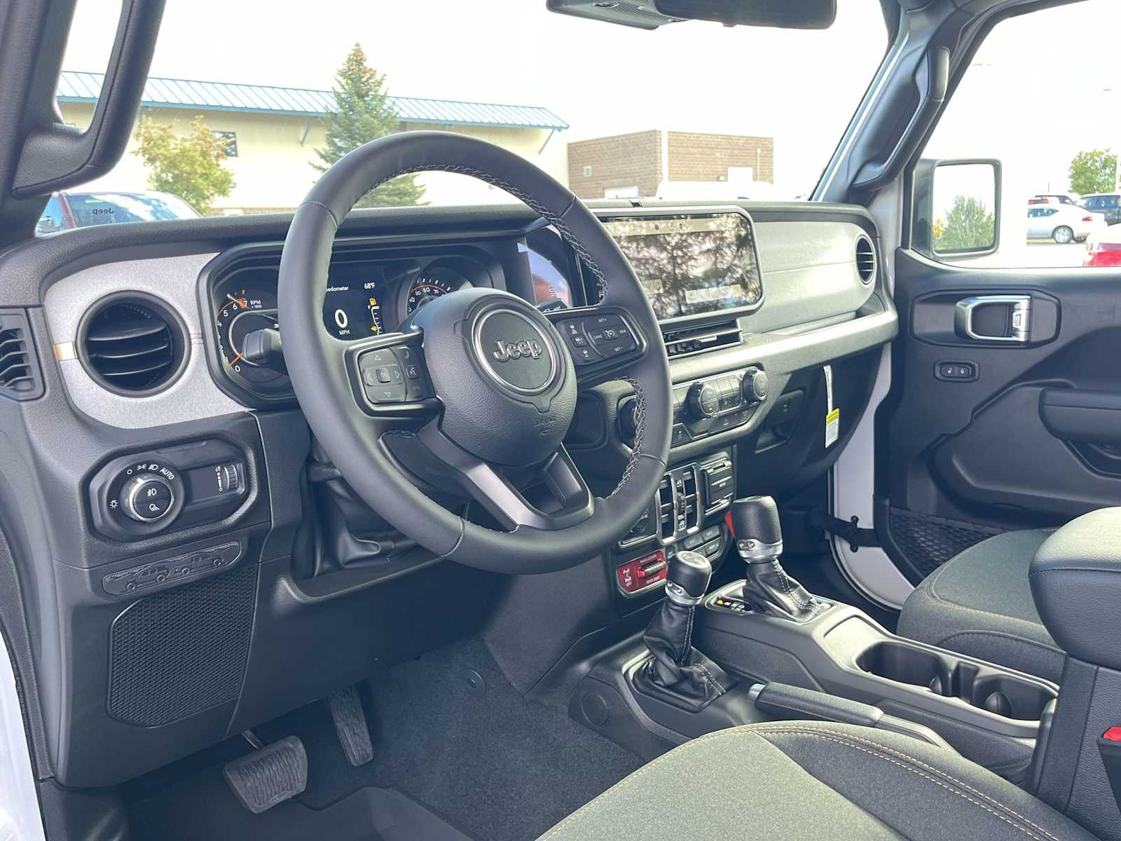 2025 Jeep Gladiator Willys photo 2