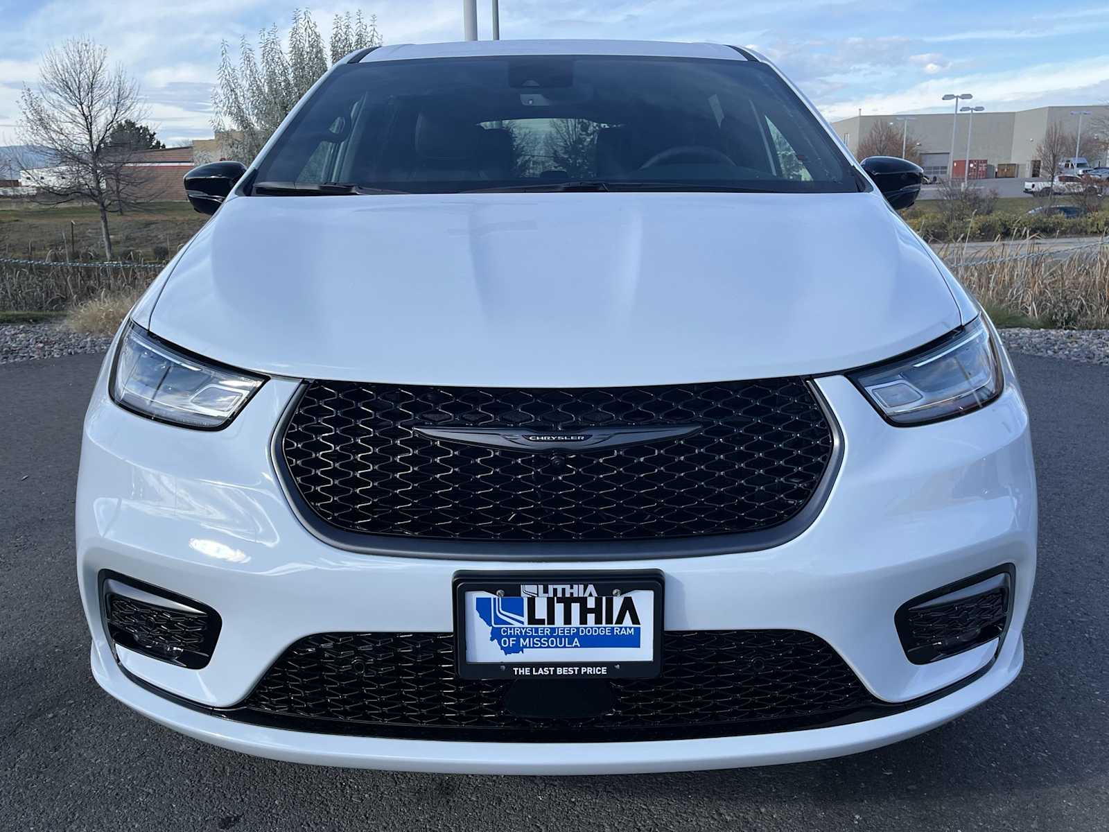 Thumbnail: 2026 Chrysler Pacifica - 6