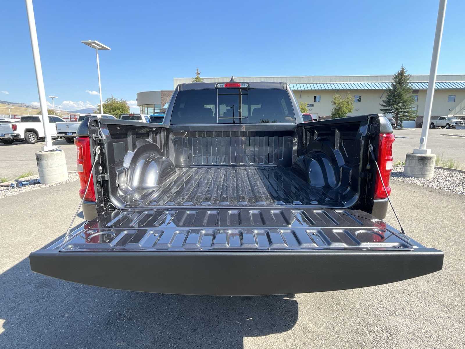 Thumbnail: 2026 RAM 1500 - 19