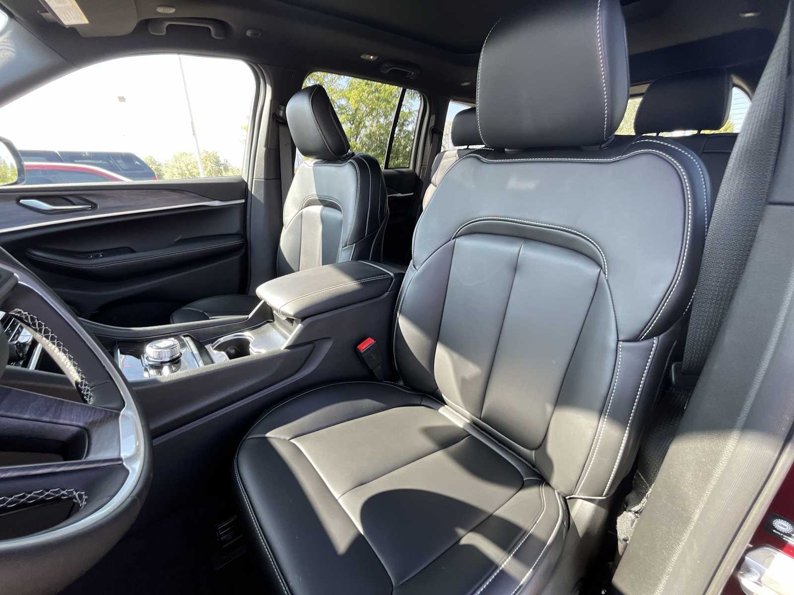 Thumbnail: 2025 Jeep Grand Cherokee - 11