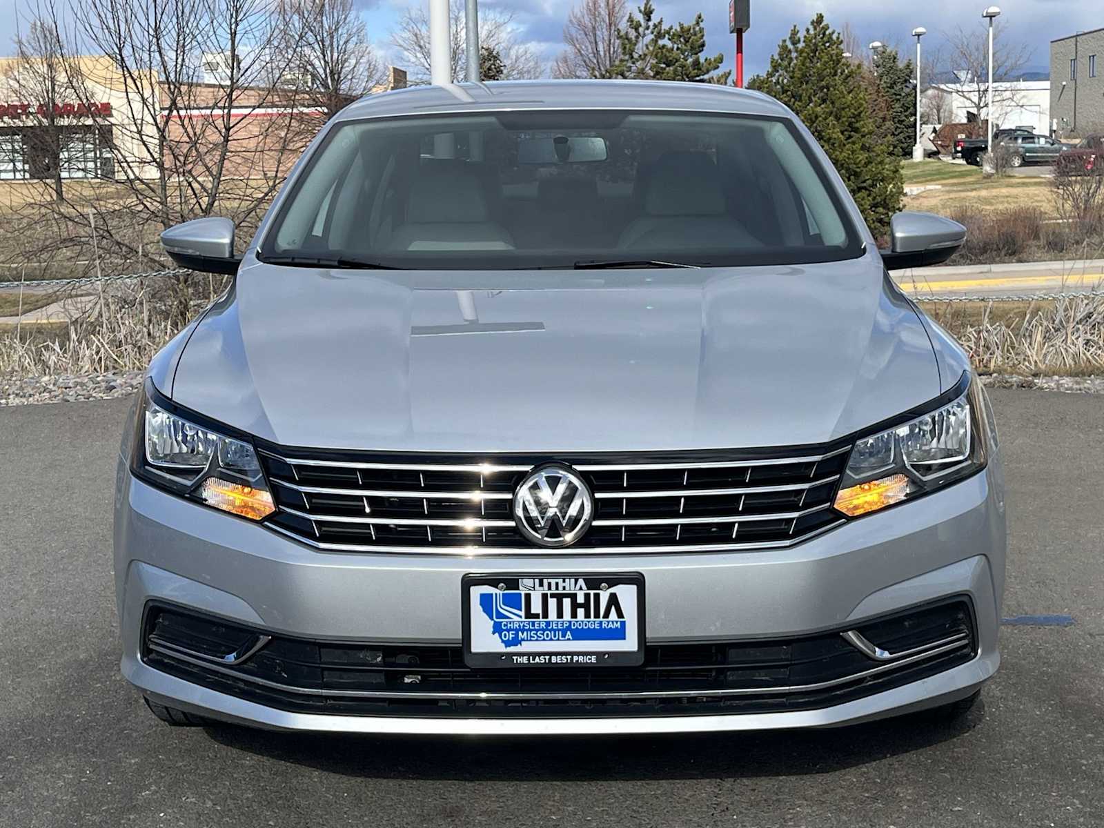 Thumbnail: 2017 Volkswagen Passat - 6