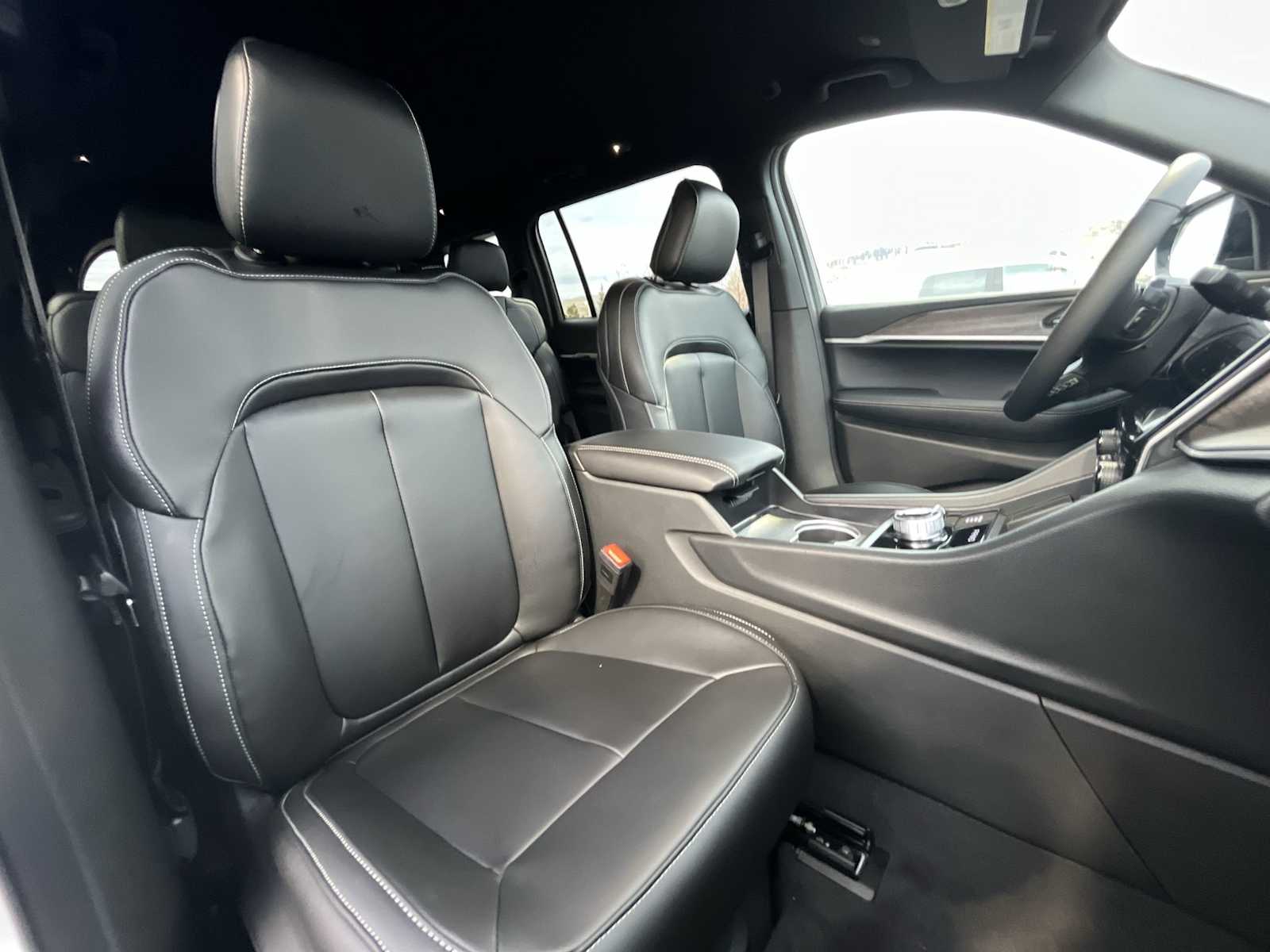 Thumbnail: 2025 Jeep Grand Cherokee - 14