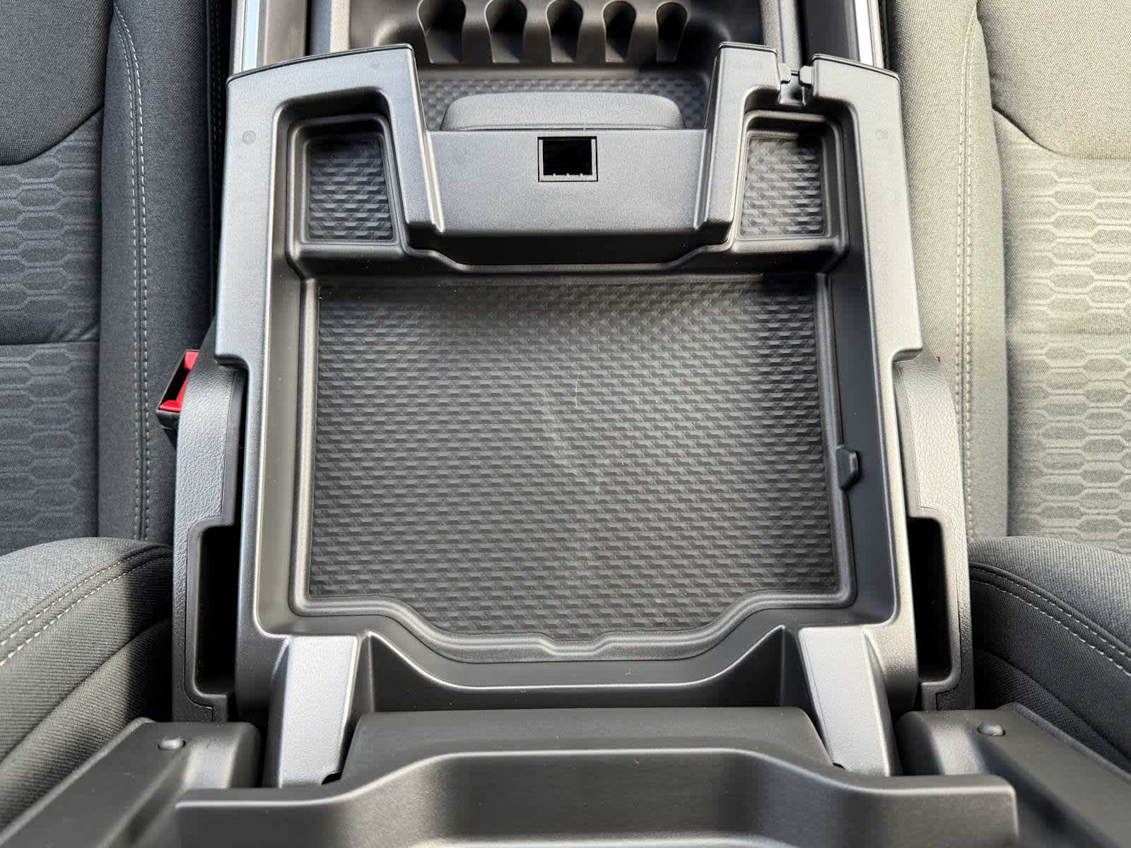 Thumbnail: 2026 RAM 1500 - 26