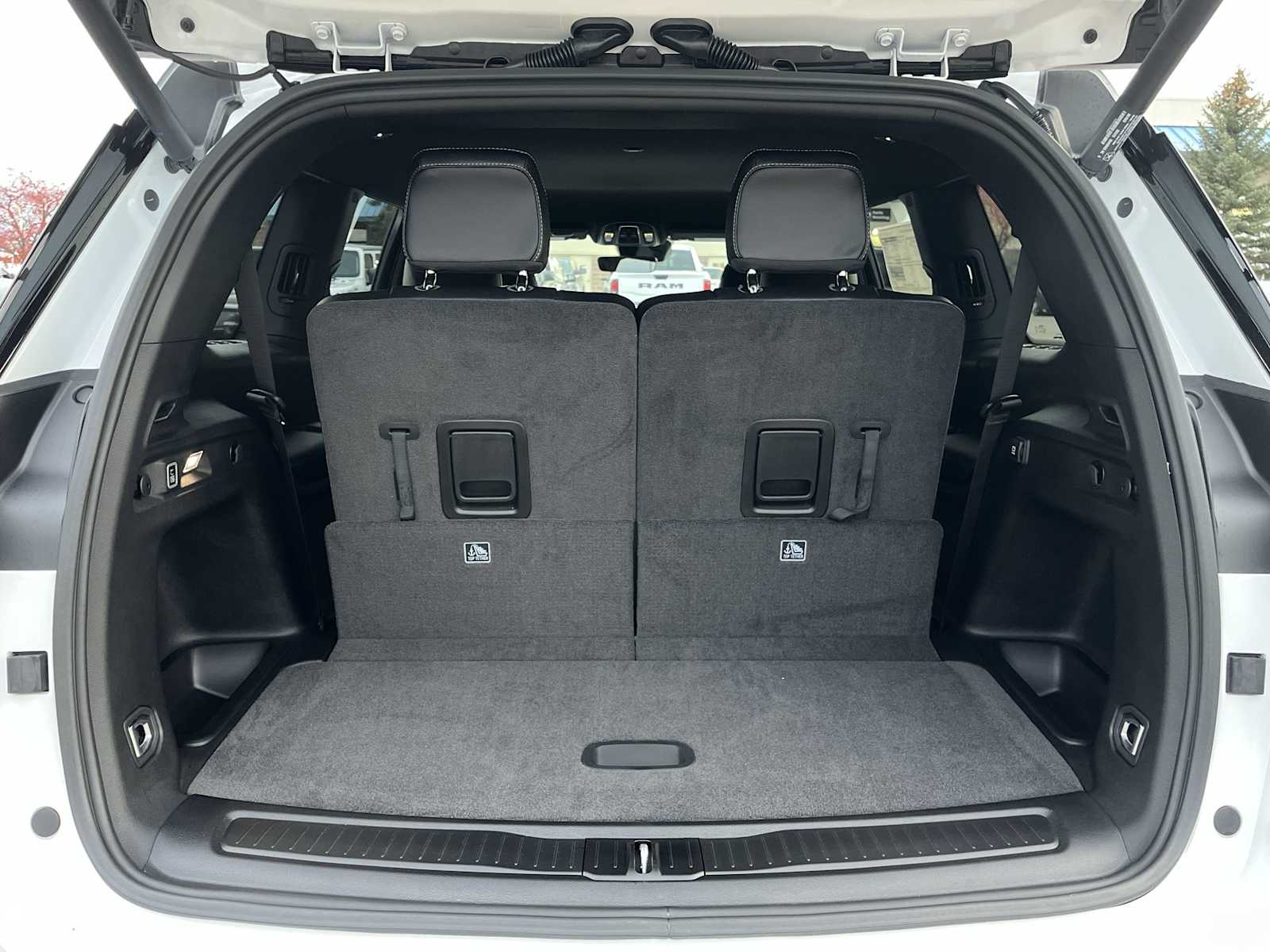 Thumbnail: 2025 Jeep Grand Cherokee - 19