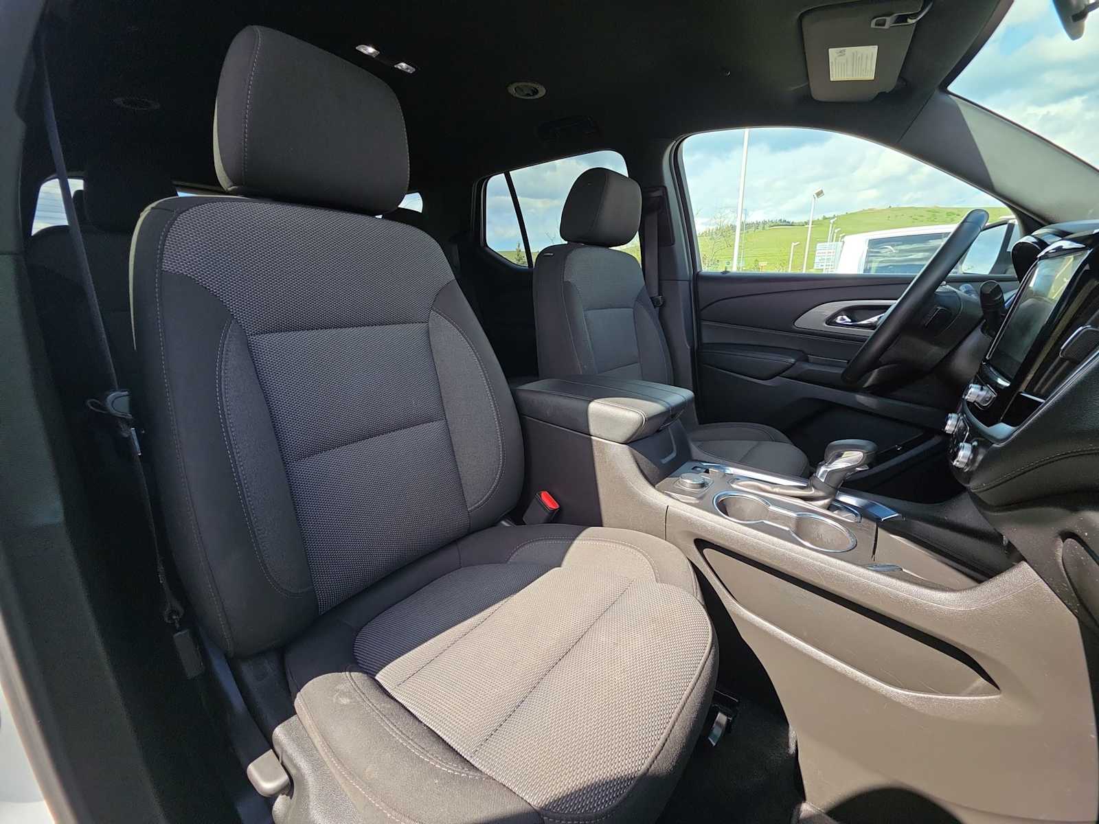 Thumbnail: 2023 Chevrolet Traverse - 14