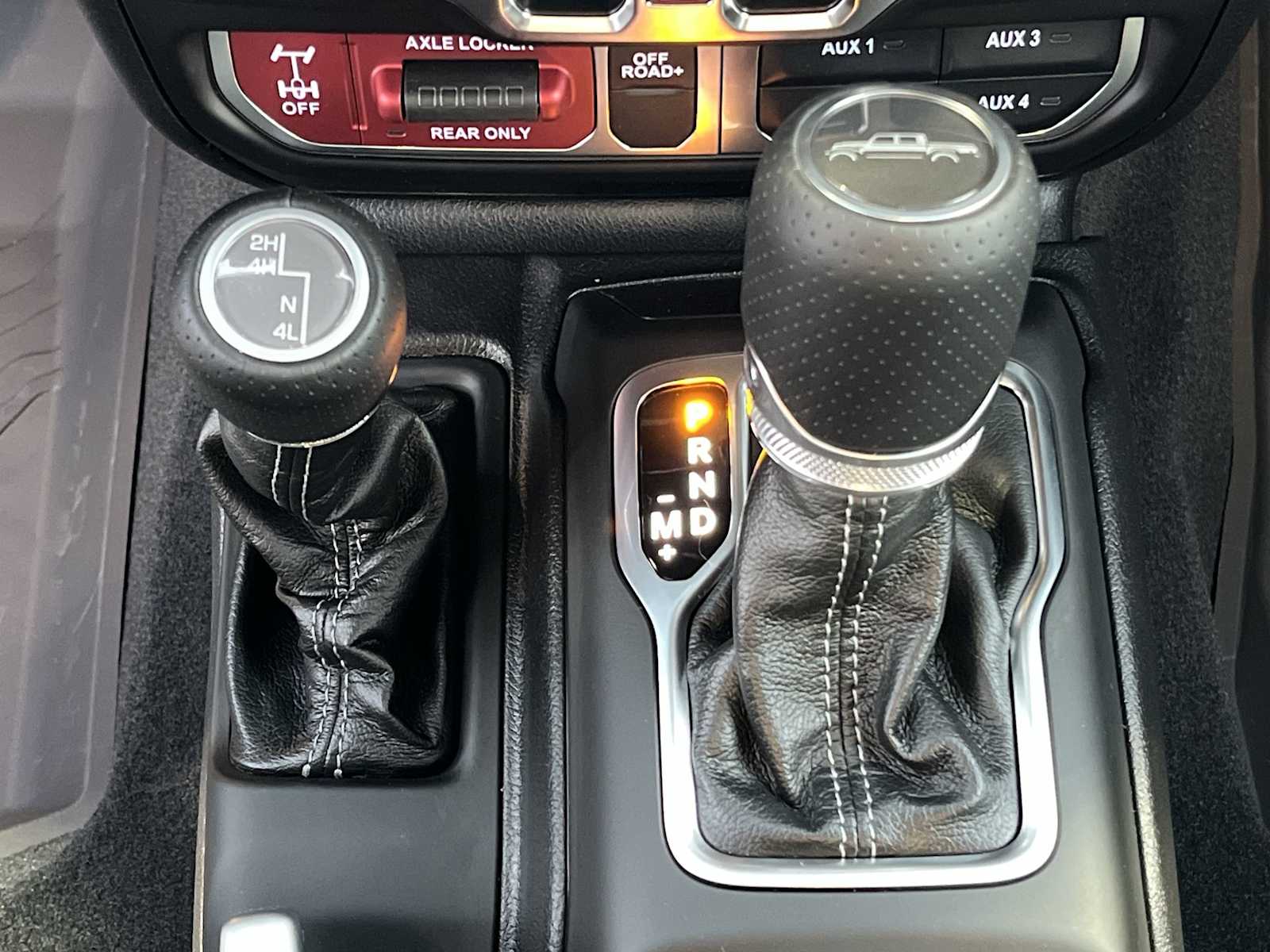 Thumbnail: 2026 Jeep Gladiator - 17