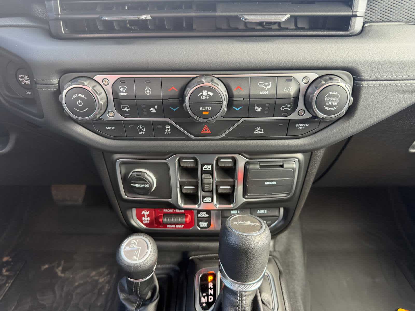 Thumbnail: 2026 Jeep Gladiator - 25