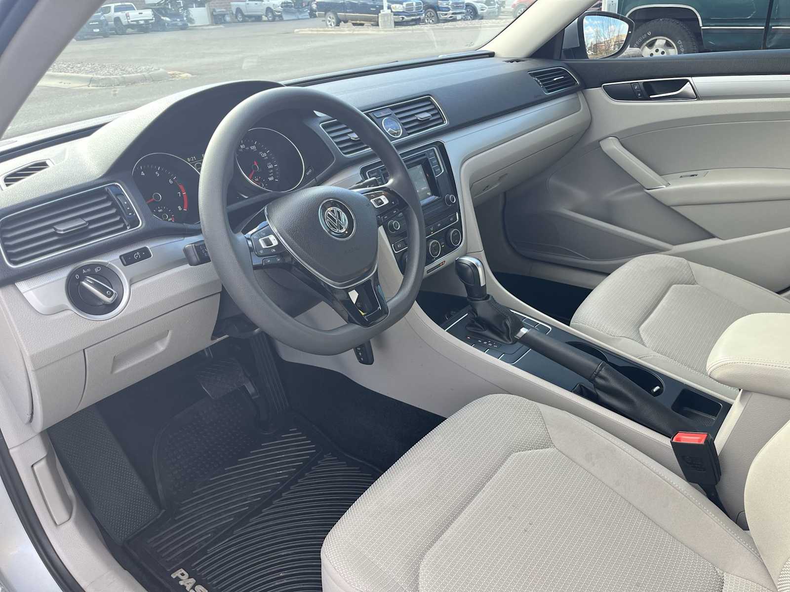 Thumbnail: 2017 Volkswagen Passat - 2