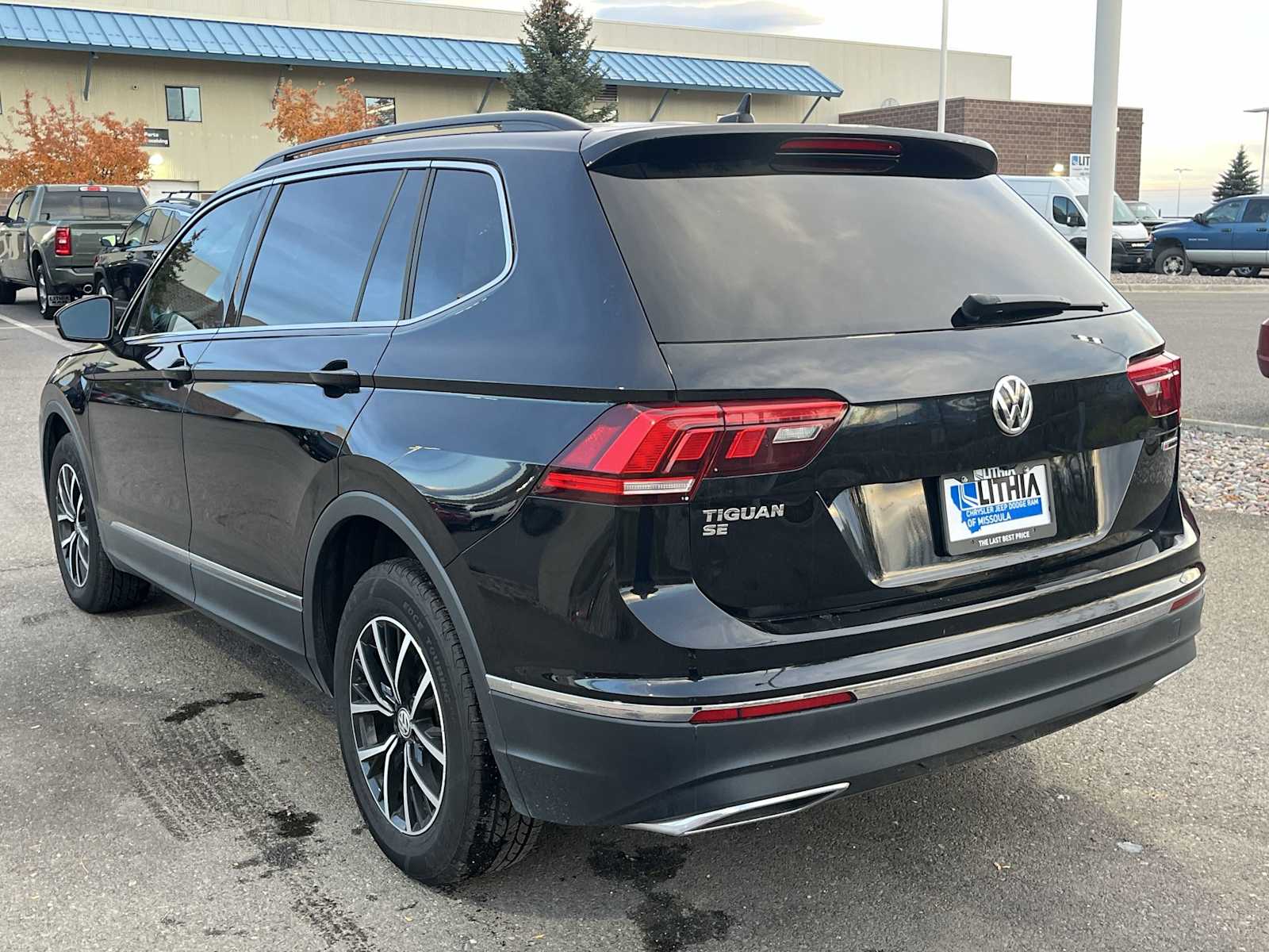 2021 Volkswagen Tiguan SE photo 3